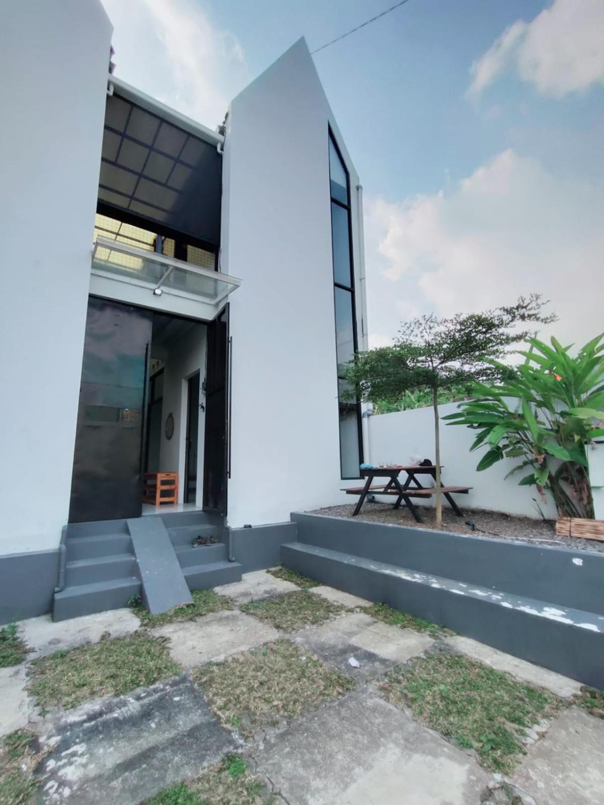Three-Bedroom Villa - Photo 20