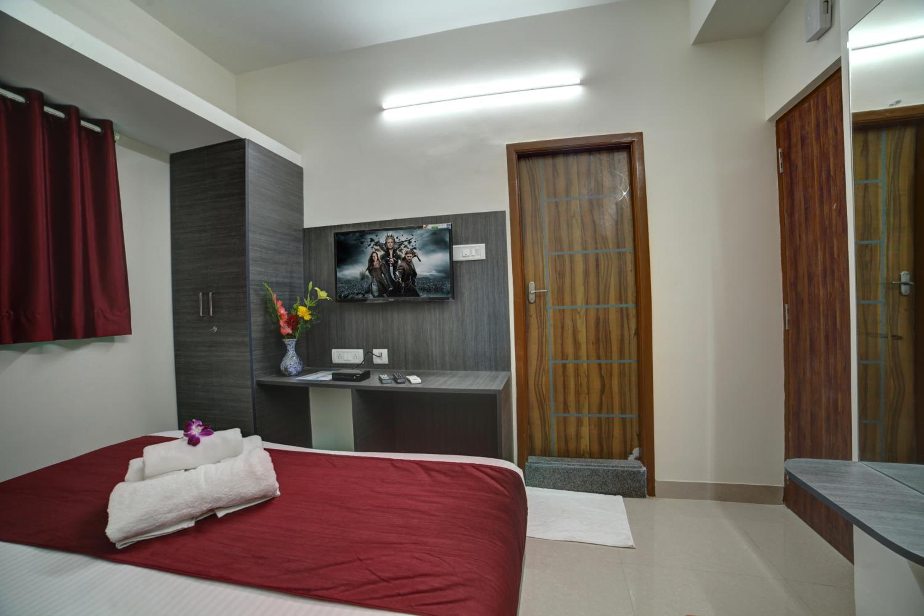 Standard Double Room - Photo 3