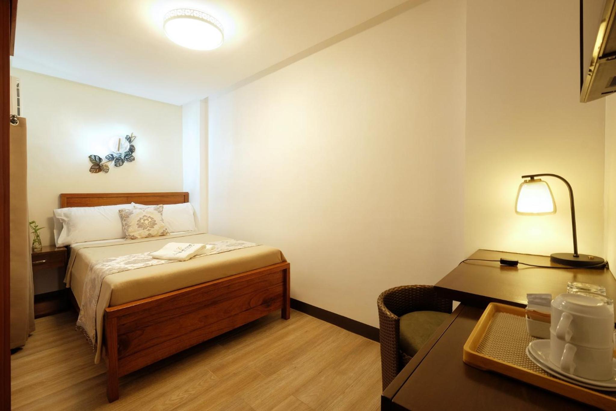 Small Double Room - Photo 1
