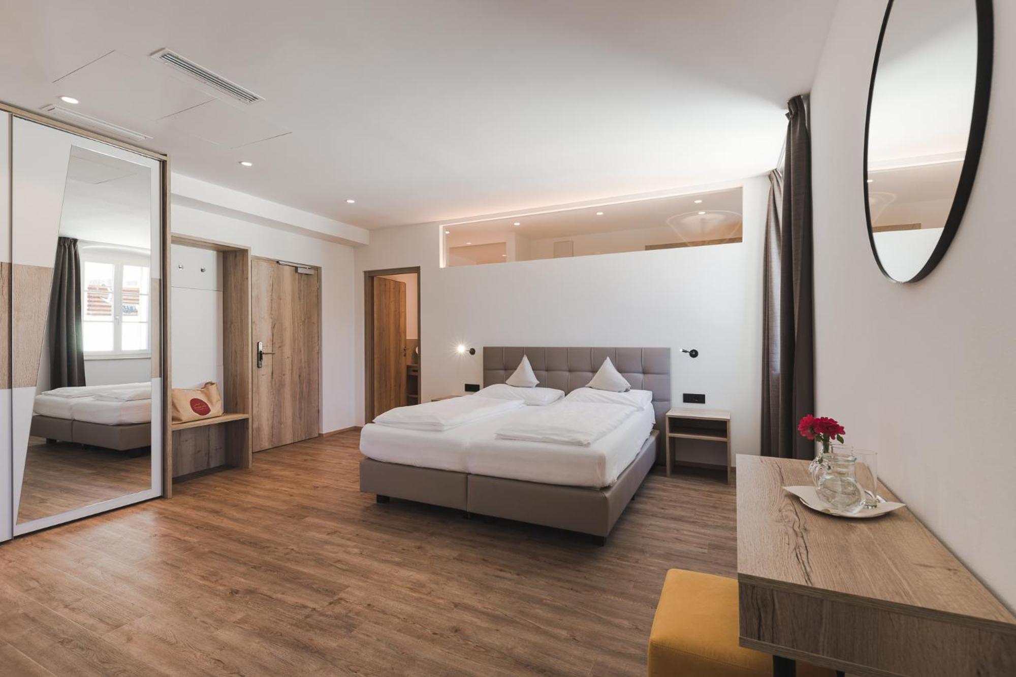 Deluxe Double Room - Photo 1