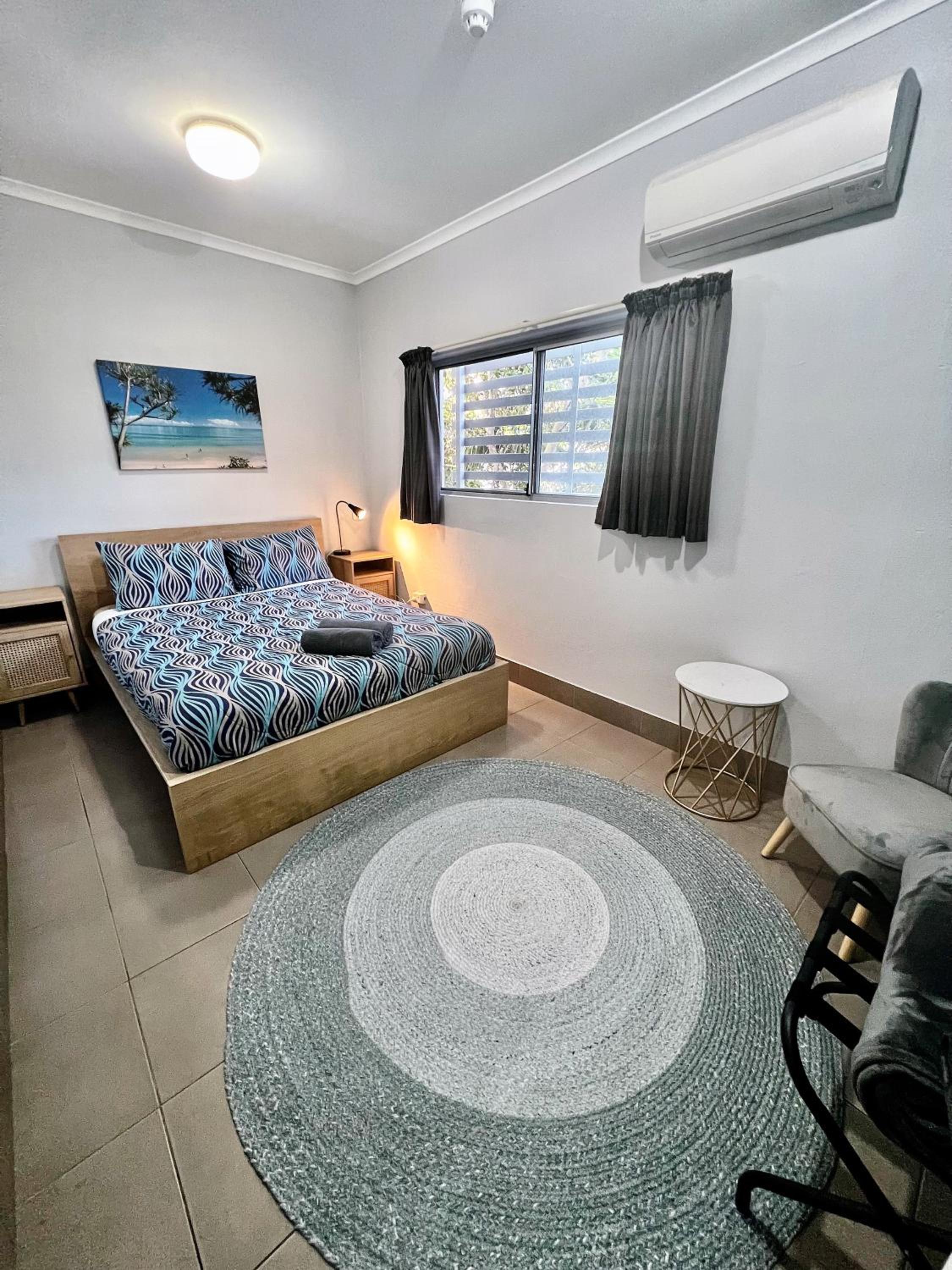 Private Queen + Shared Ensuite