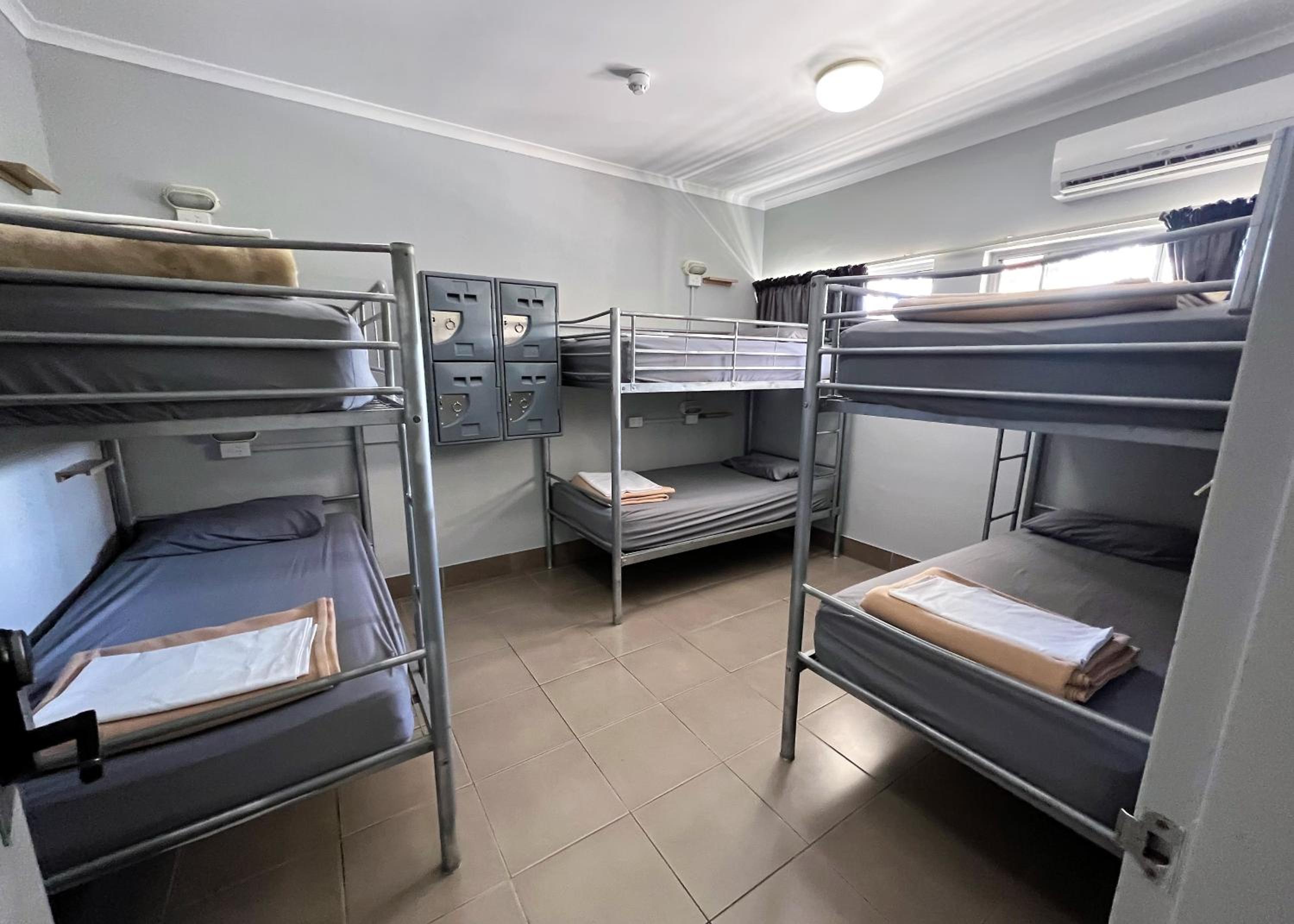 6 Bed Share + Attached Ensuite