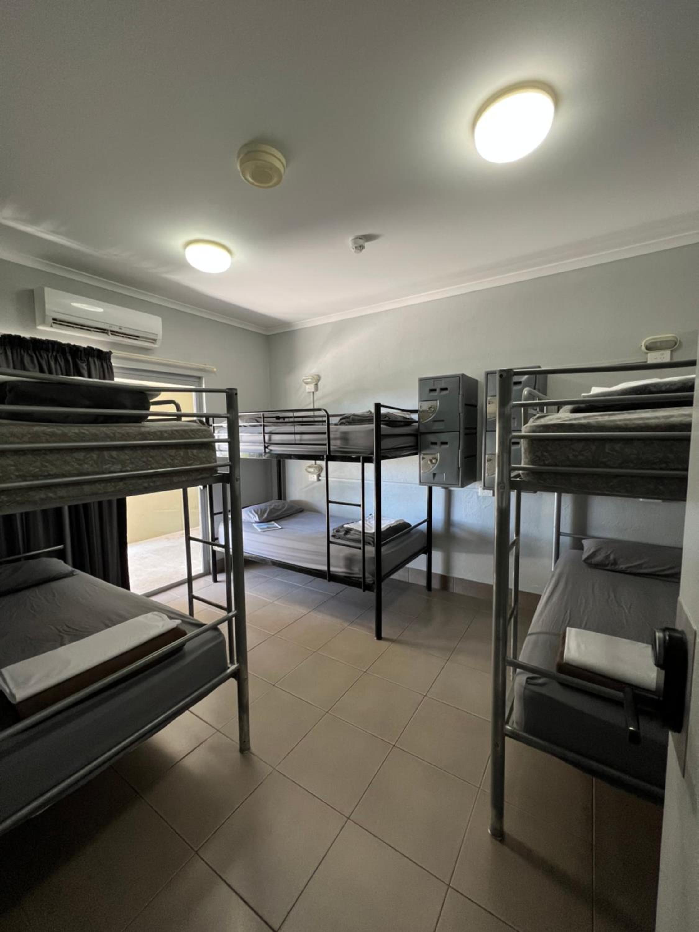 6 Bed Share + Attached Ensuite