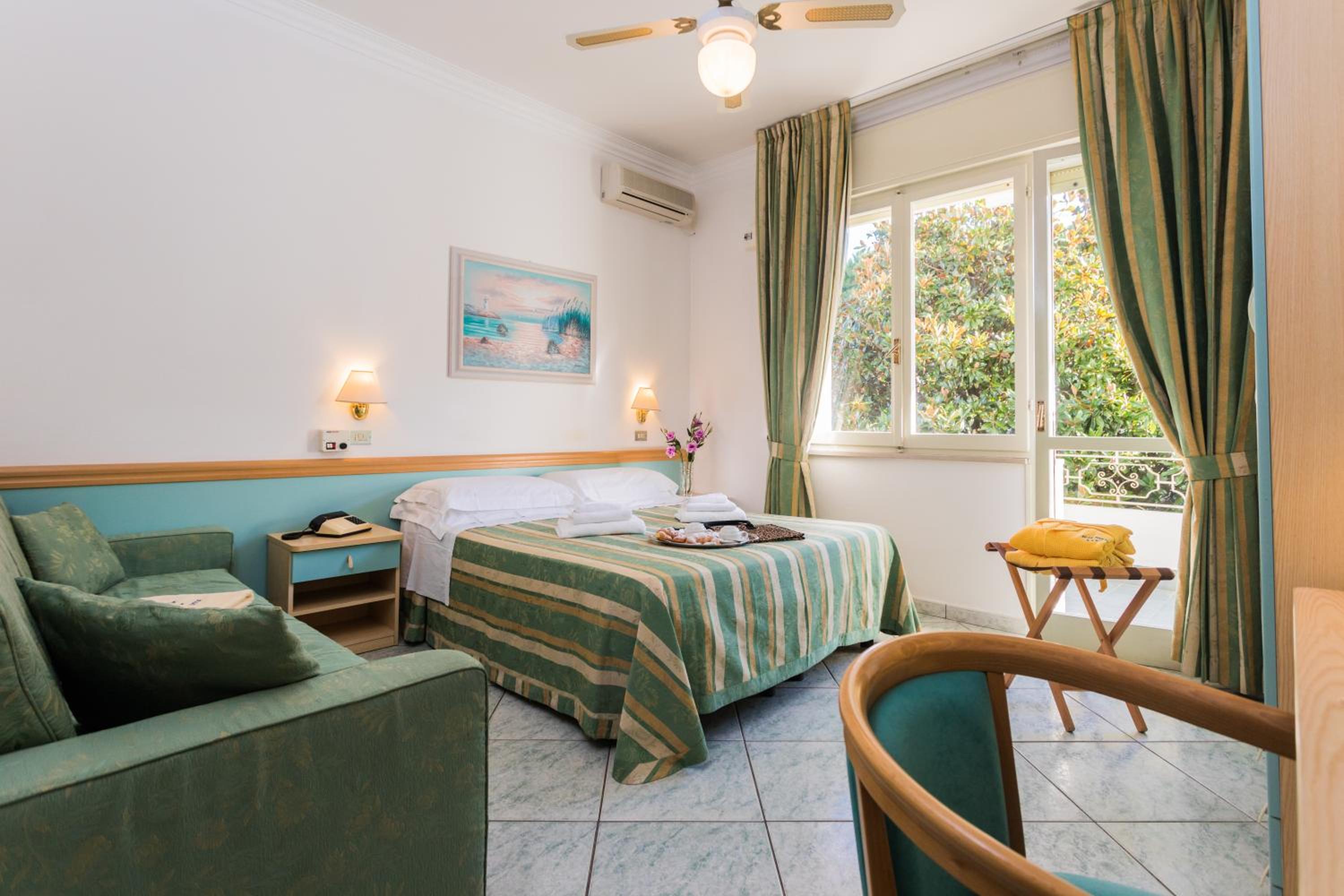 Triple Room photo 2