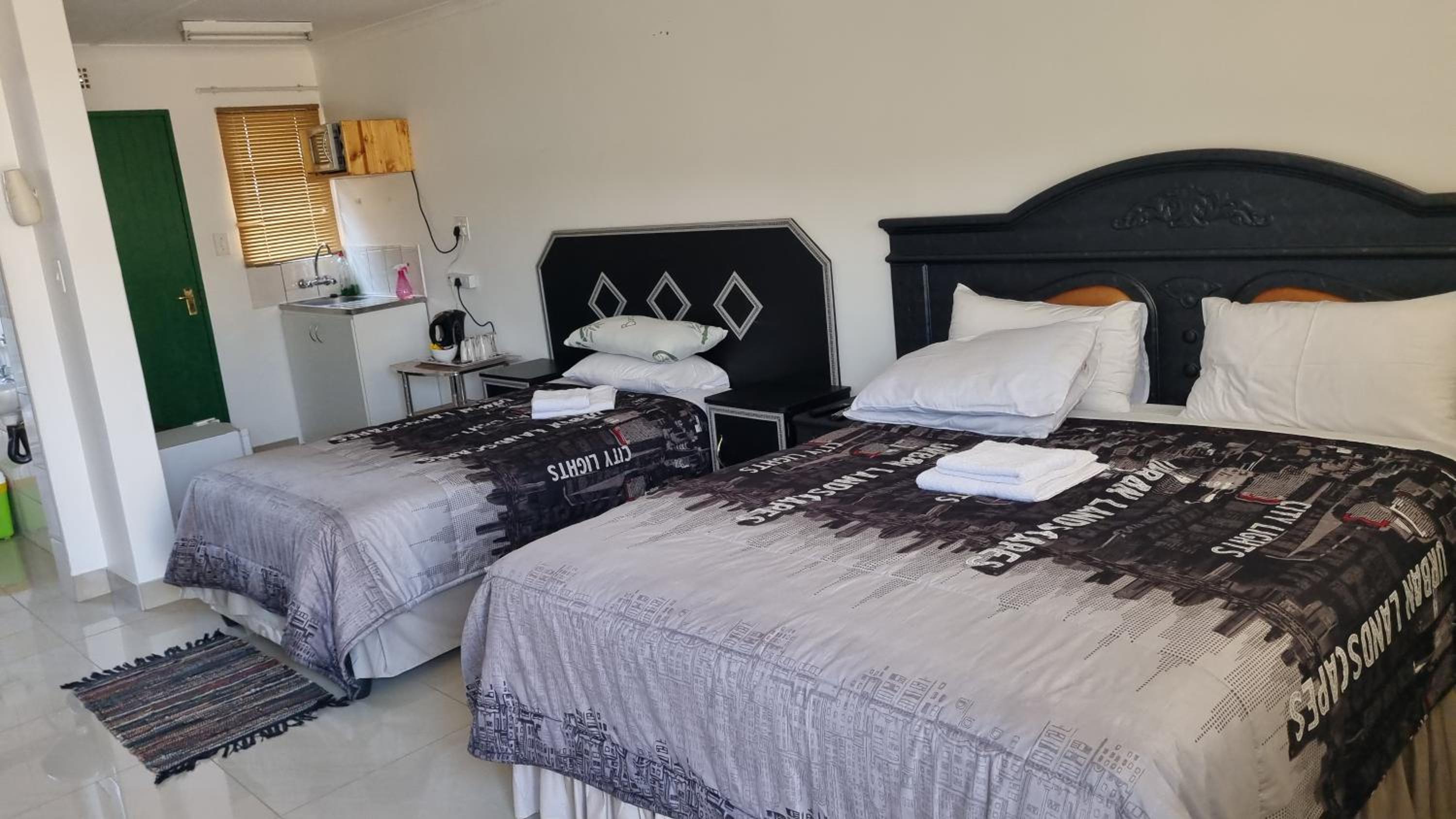Double or Twin Room - Photo 2