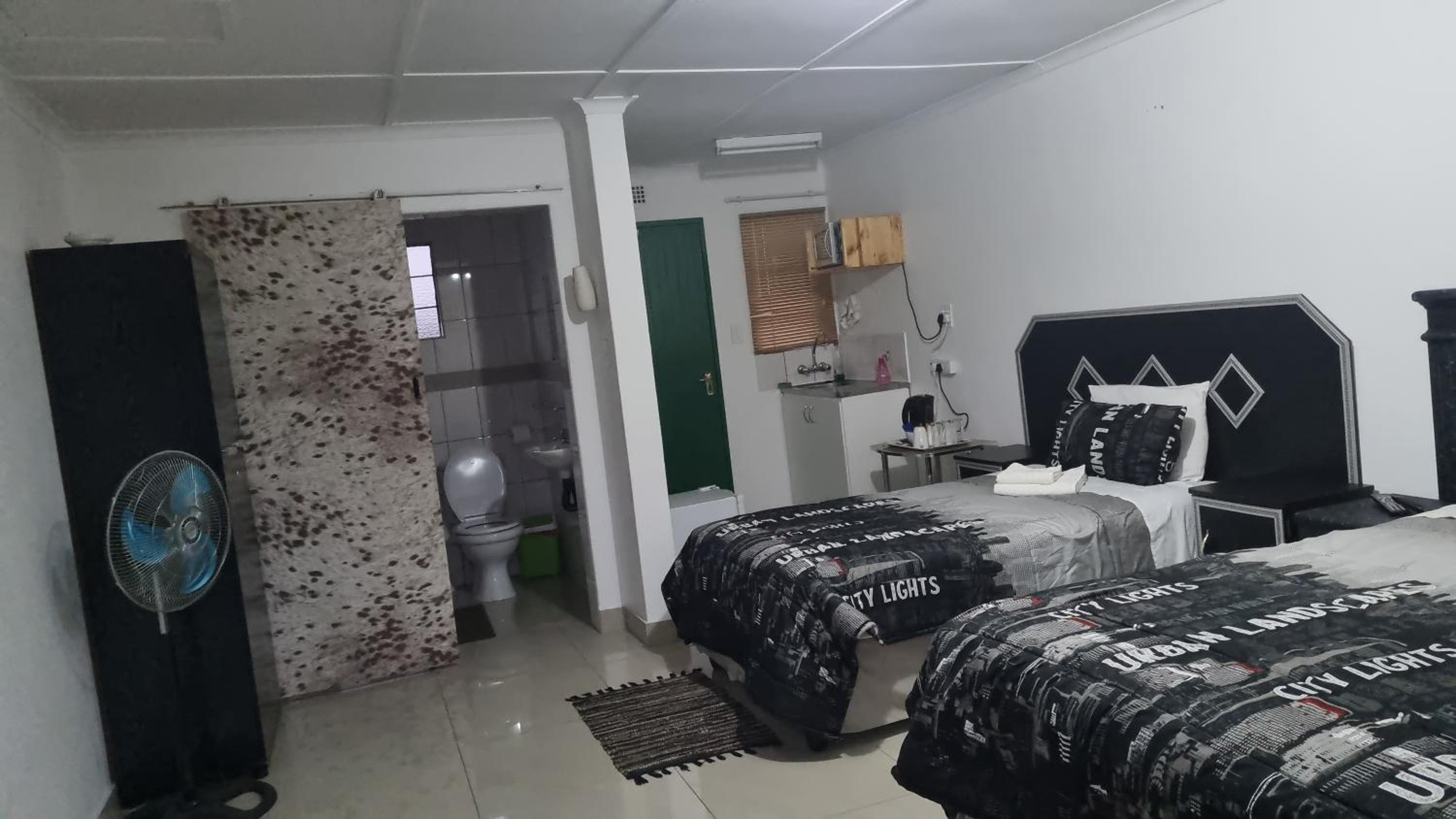 Double or Twin Room - Photo 4