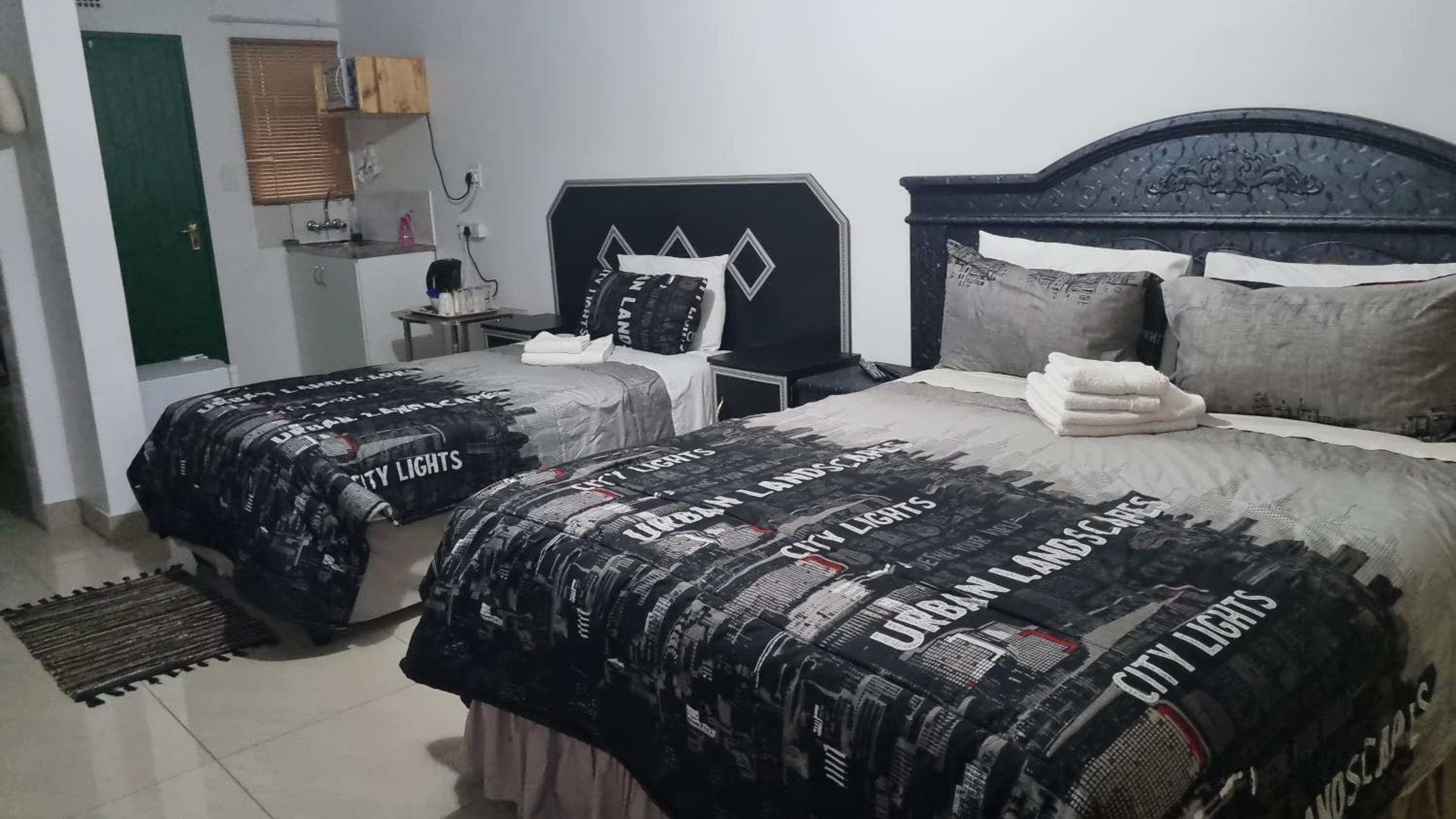 Double or Twin Room - Photo 3