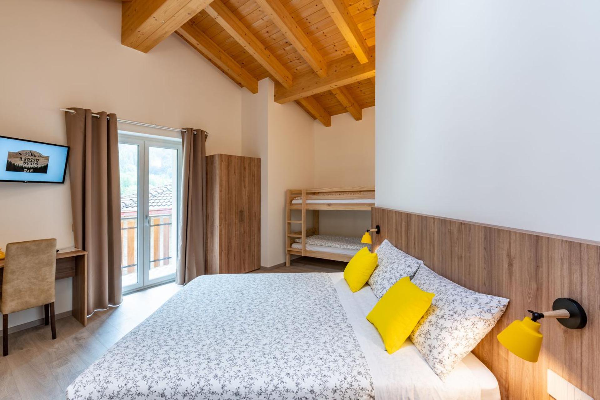 Quadruple Room with Balcony photo 2