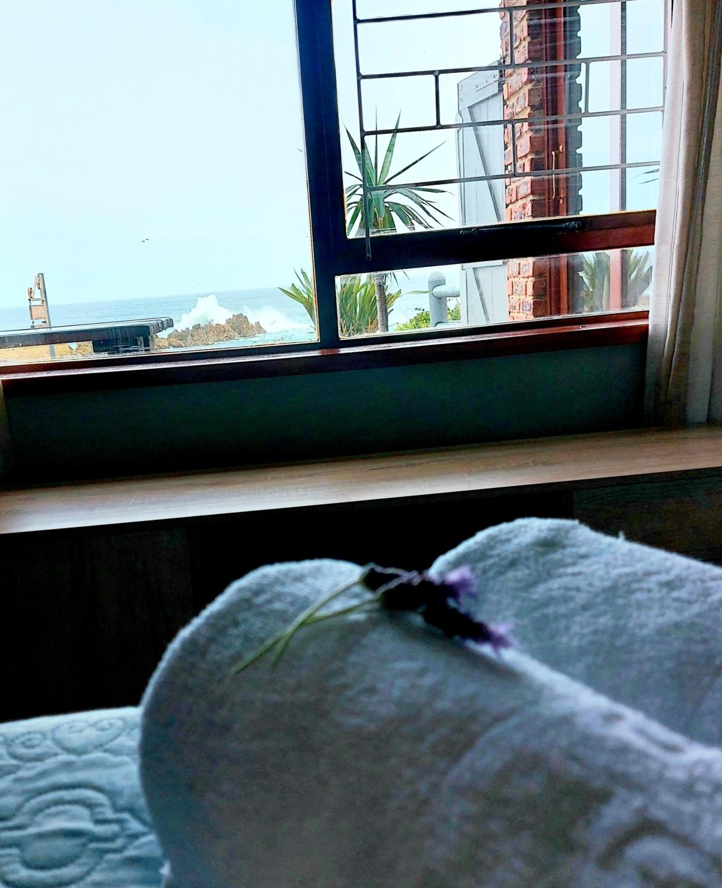 Three-Bedroom House - Sea Front - Photo 46