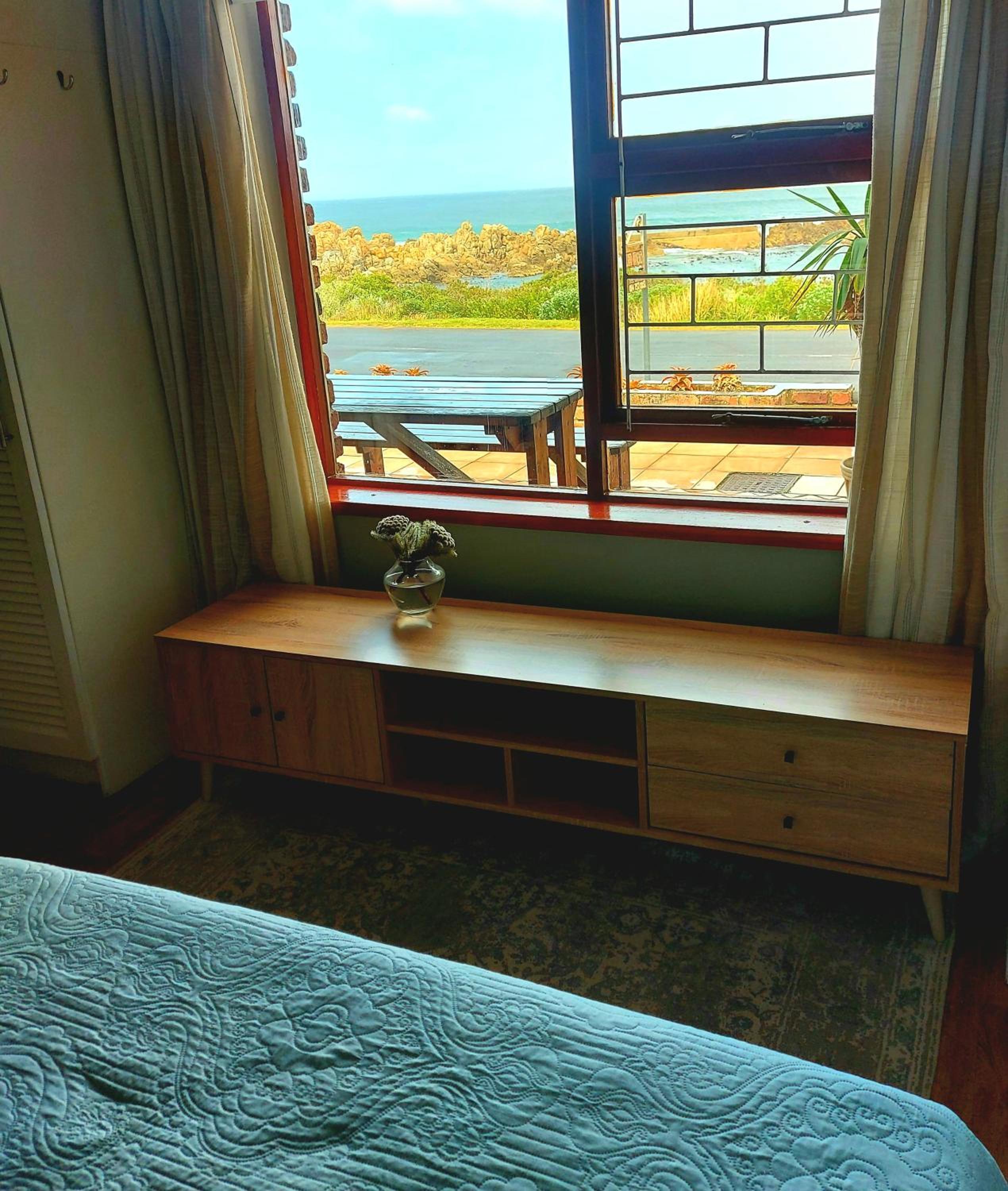 Three-Bedroom House - Sea Front - Photo 40