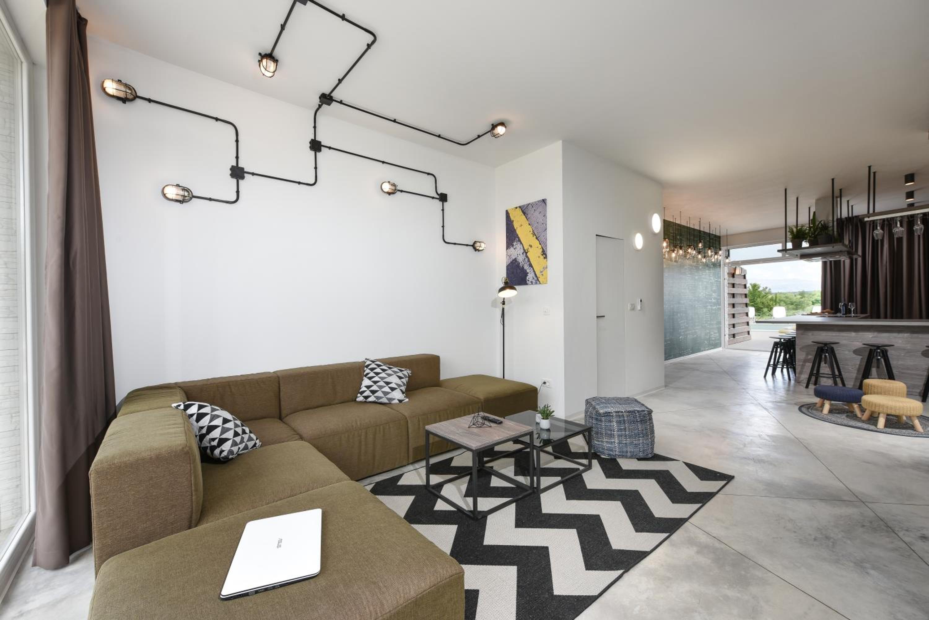 Villa photo 2