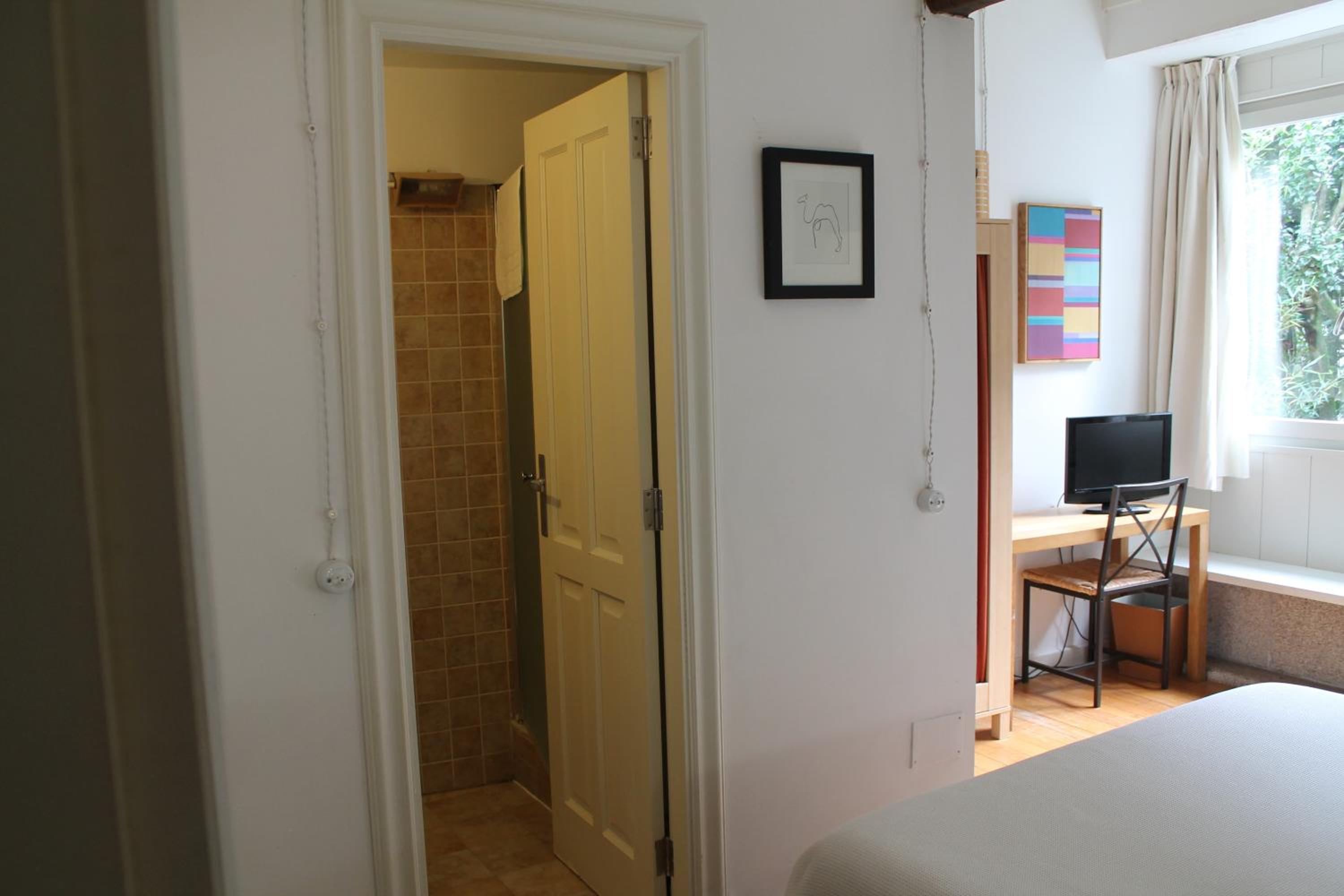 Double Room With Private Bathroom photo 3