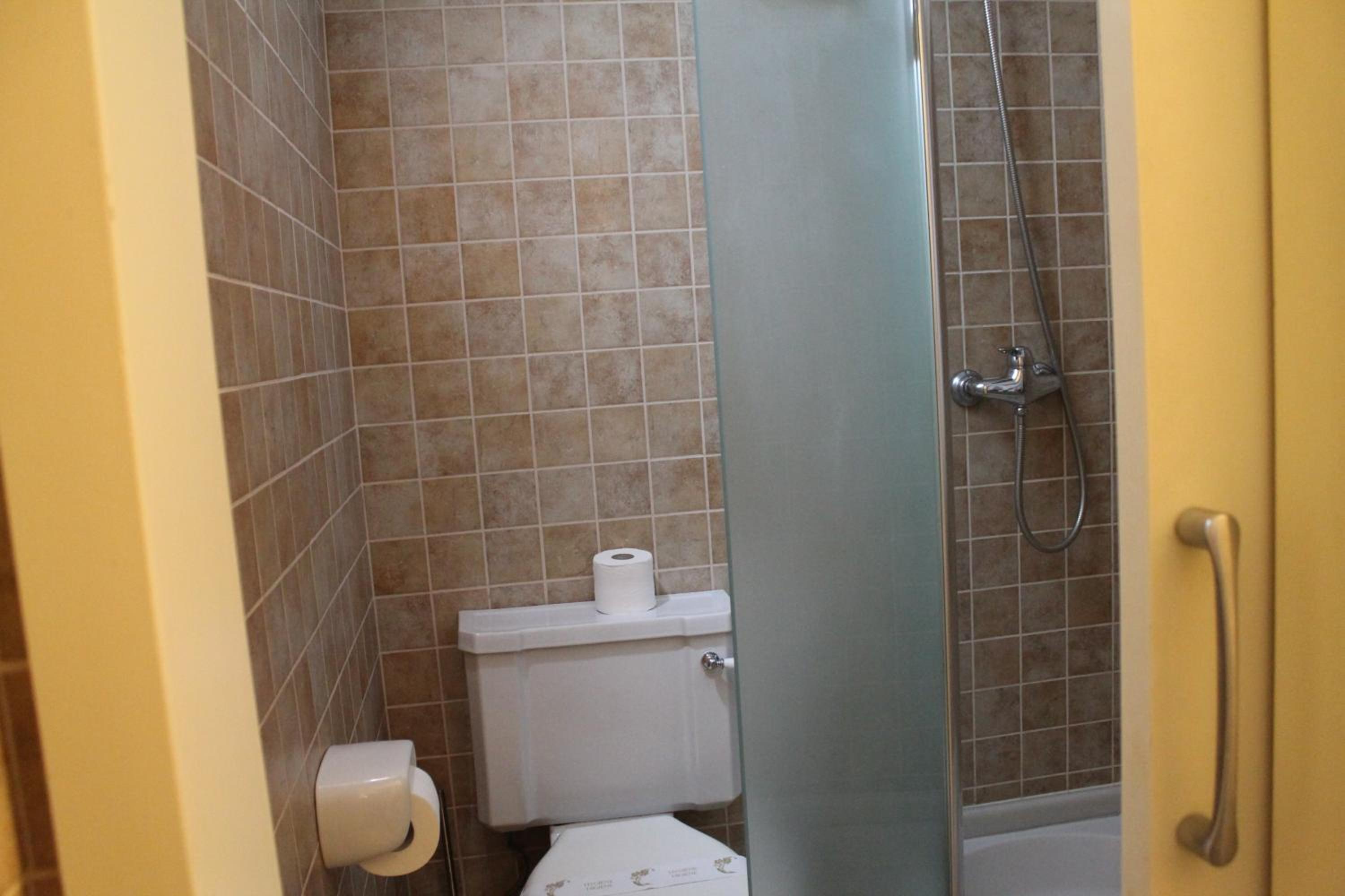 Double Room With Private Bathroom photo 3