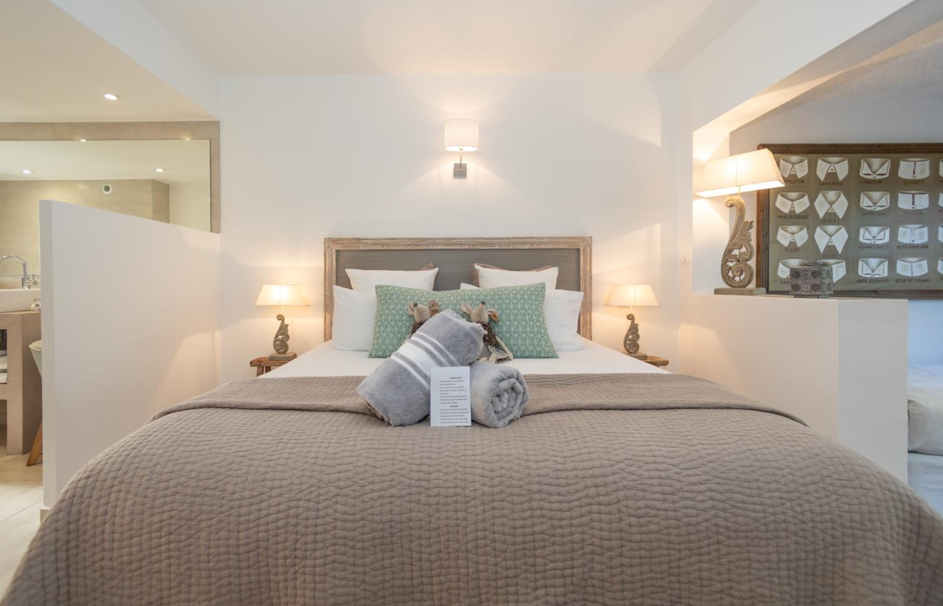 Prestige Double Room with Bath and Shower