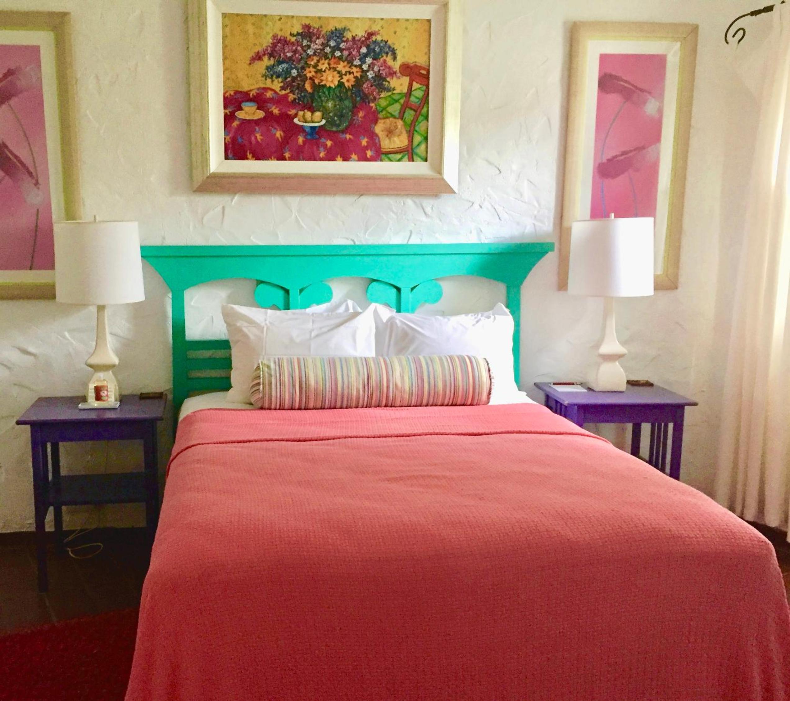 Hacienda Suites - Photo 2