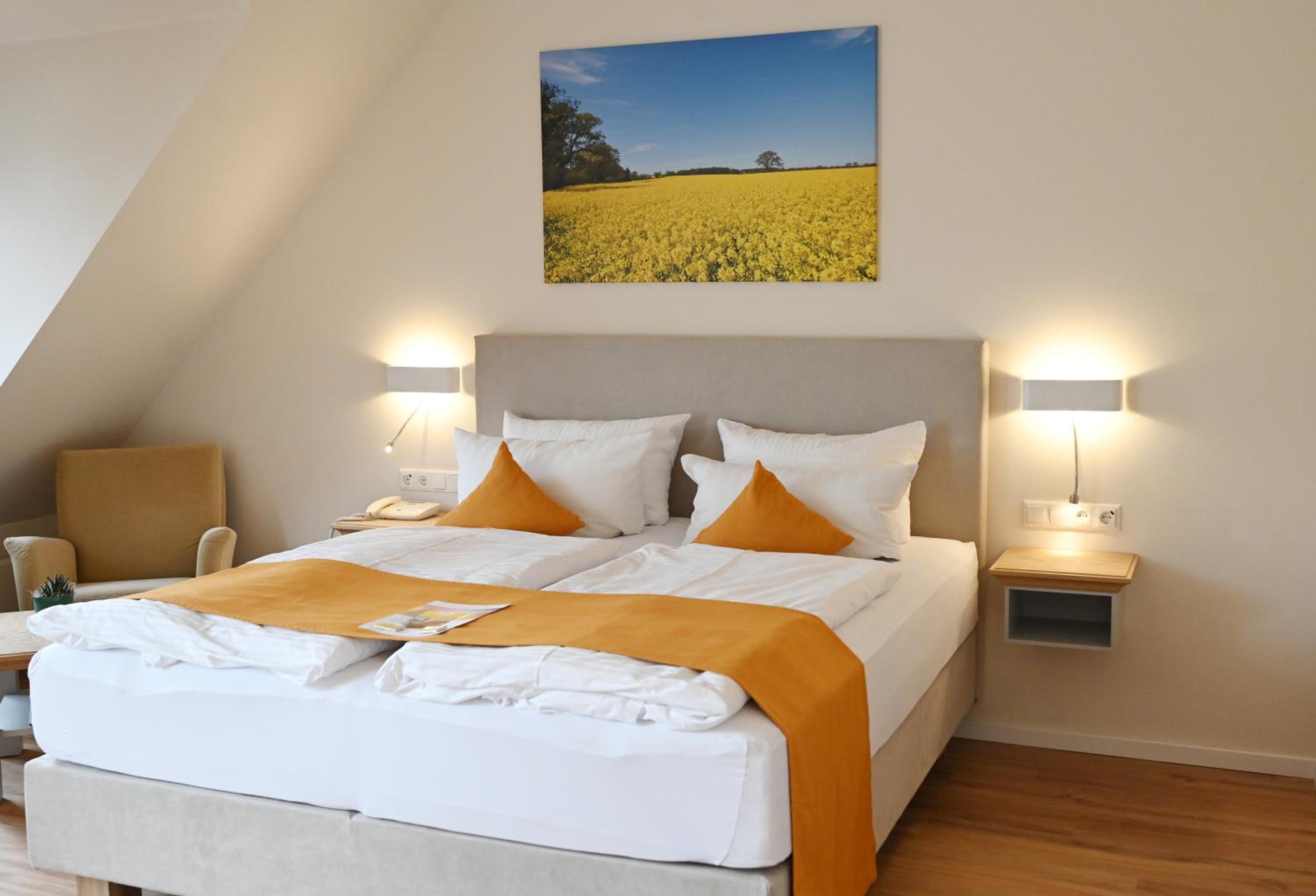 Deluxe Double Room with Balcony - Photo 1