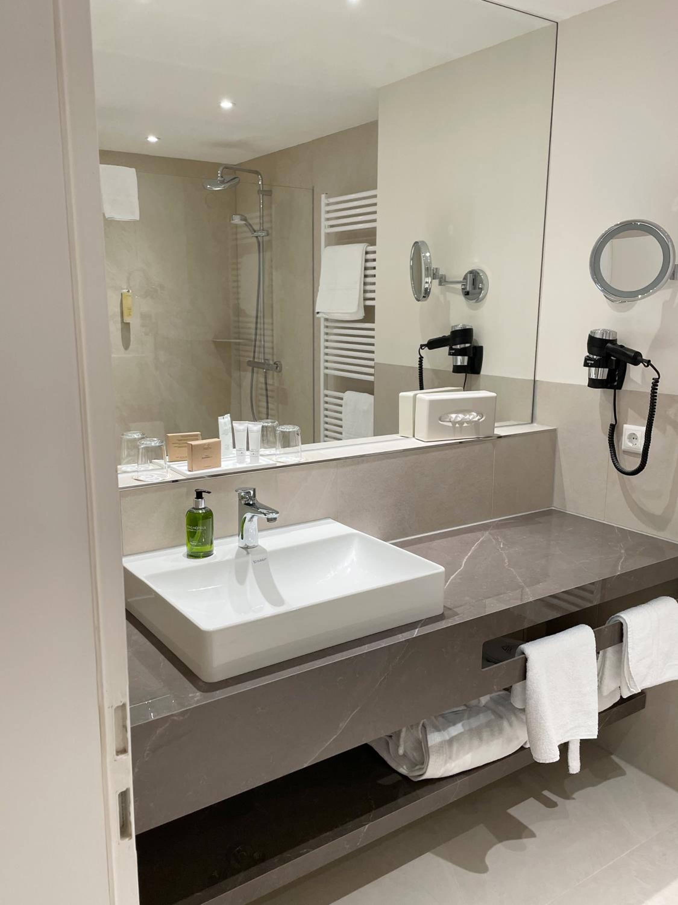Superior Double Room - Photo 2