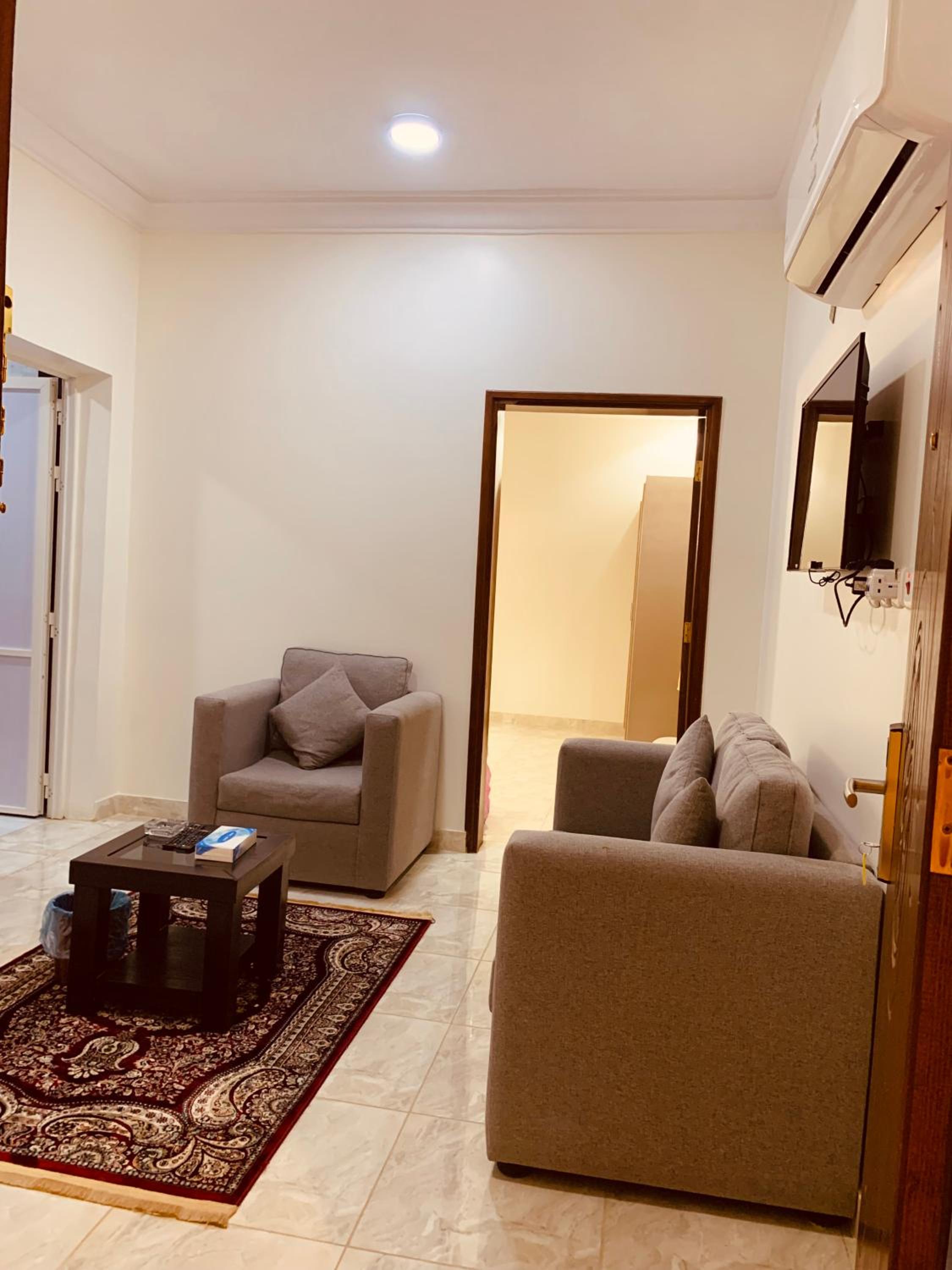 One-Bedroom Apartment photo 1