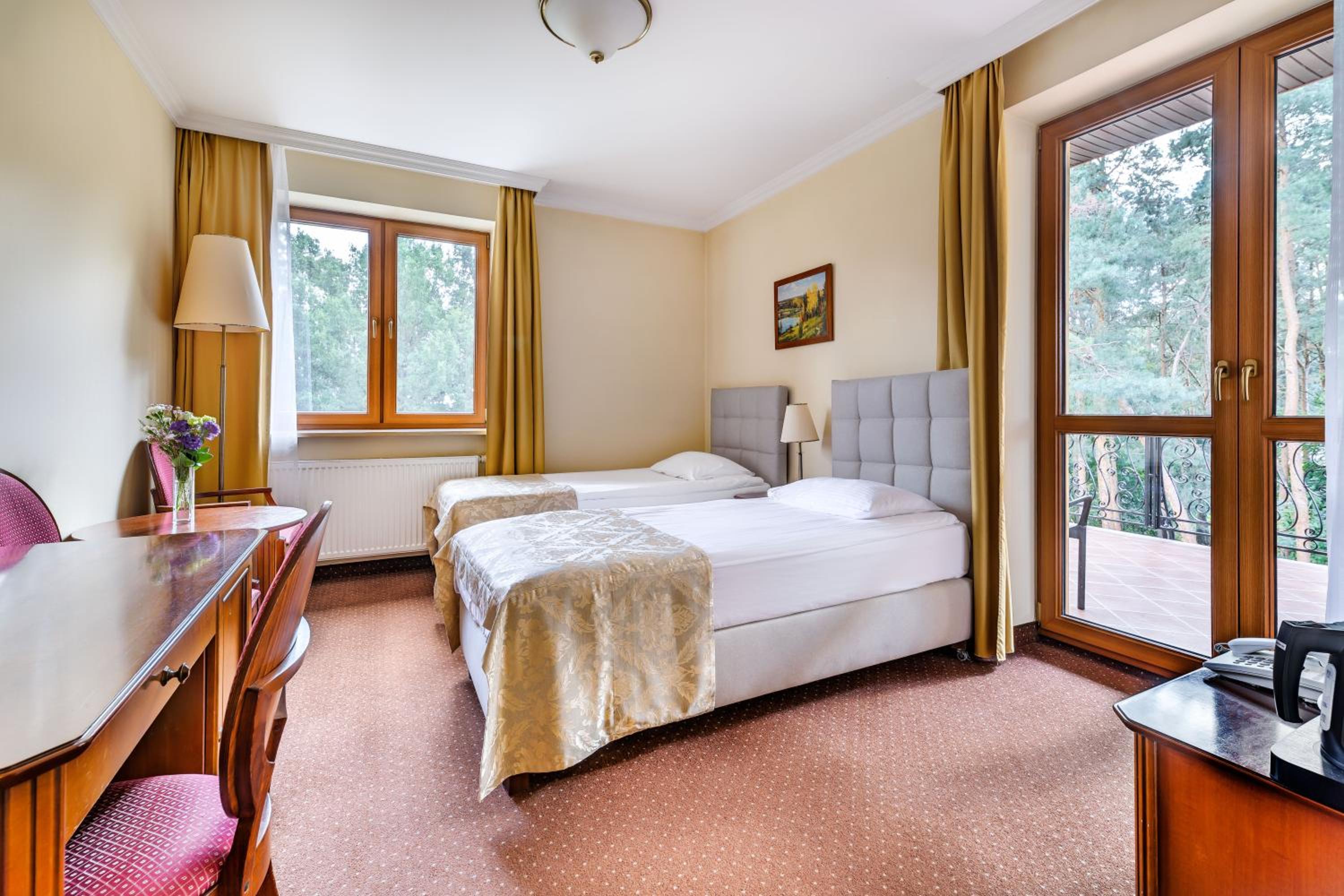 Twin Room with Terrace - Photo 1