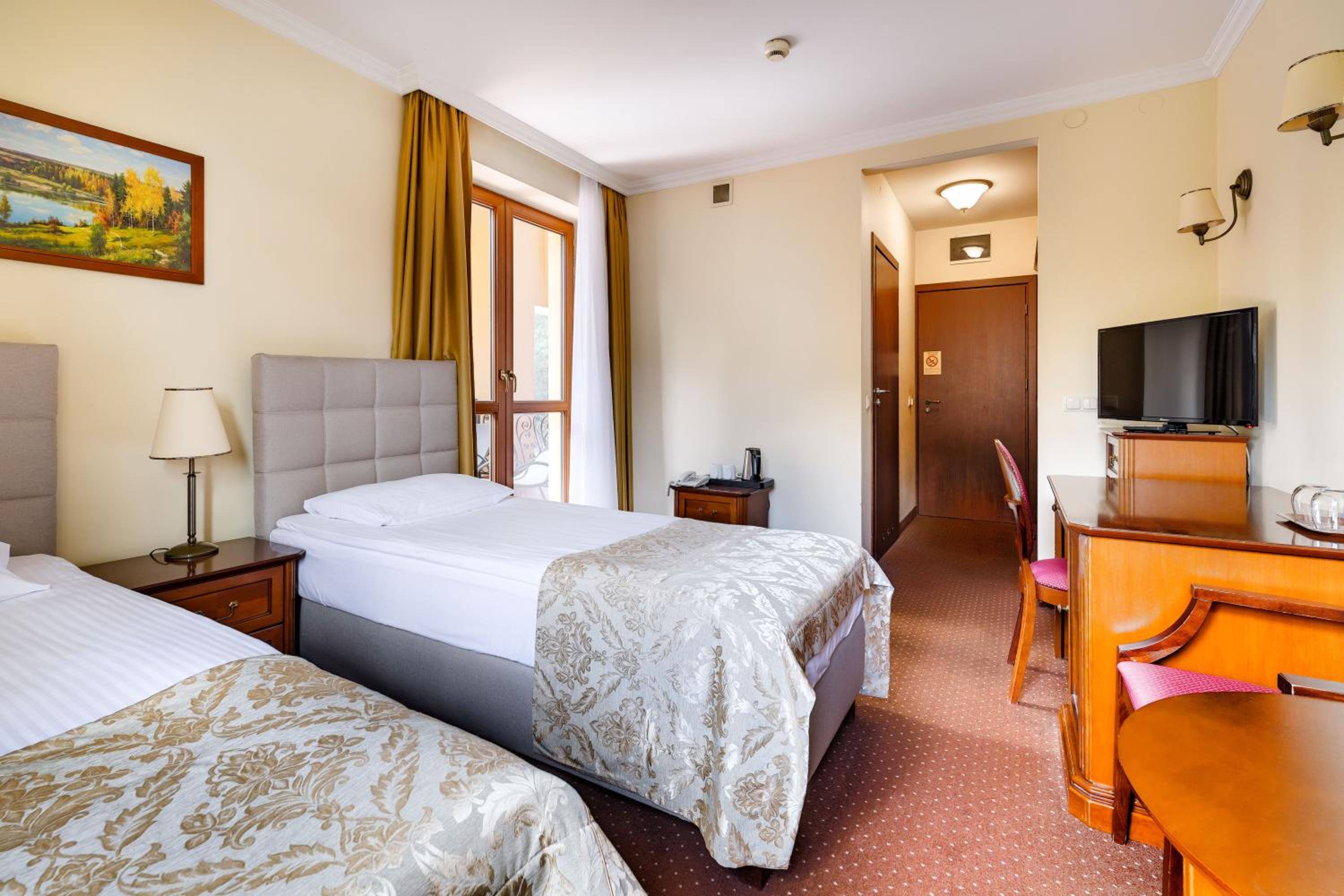 Twin Room with Terrace - Photo 4