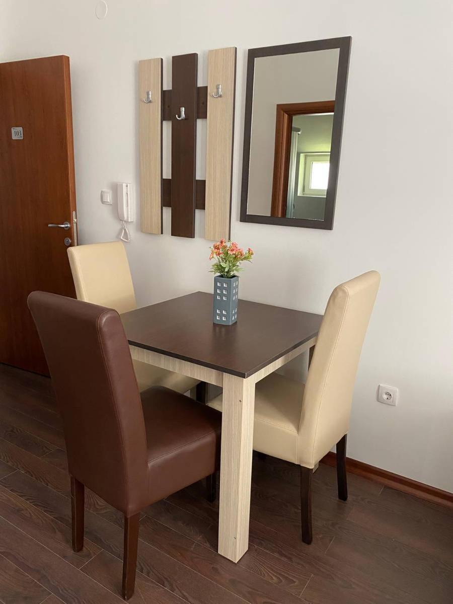 Quadruple Room with Private Bathroom photo 2