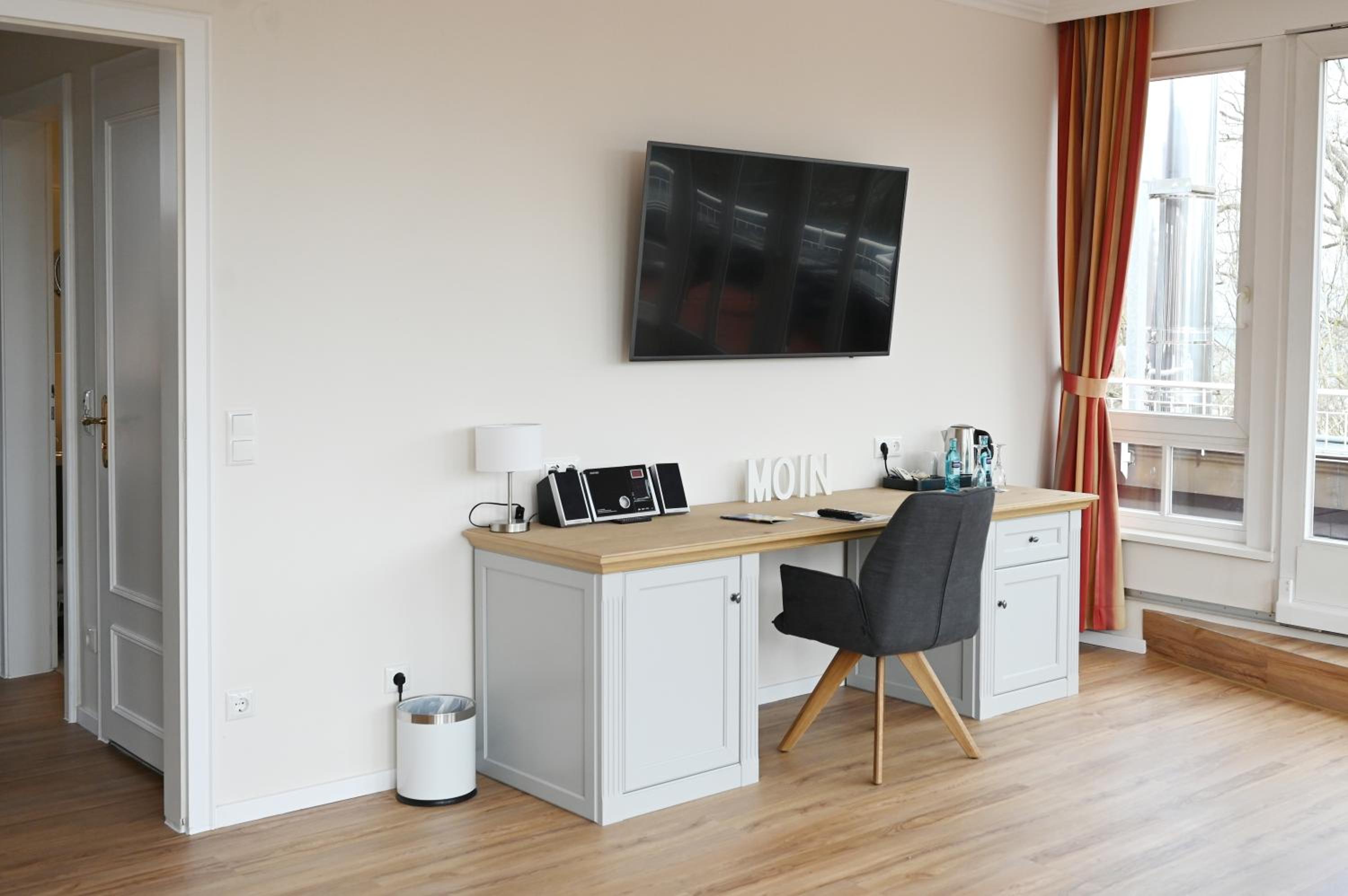 Suite - Photo 6
