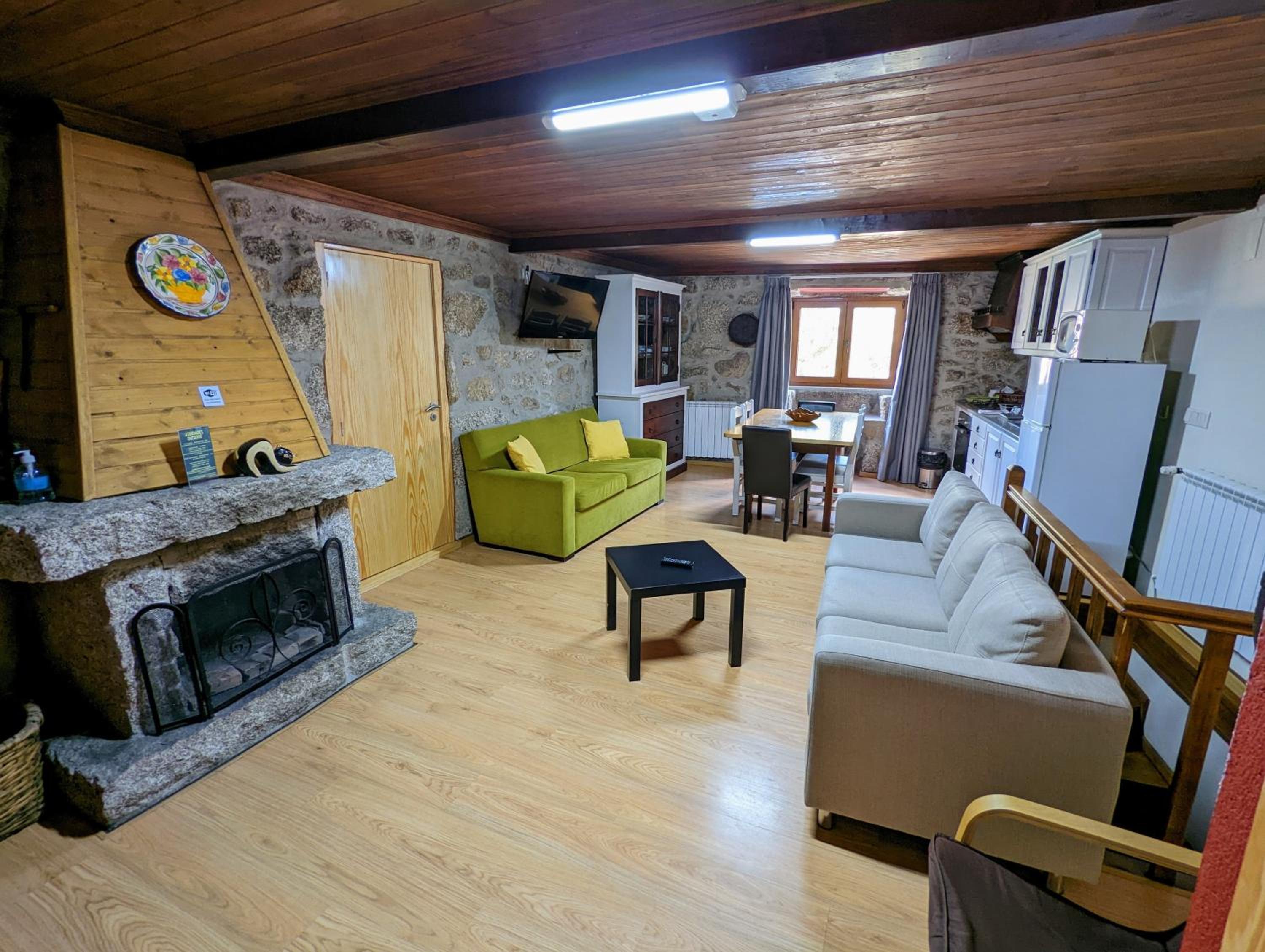 Three-Bedroom Chalet - Photo 3