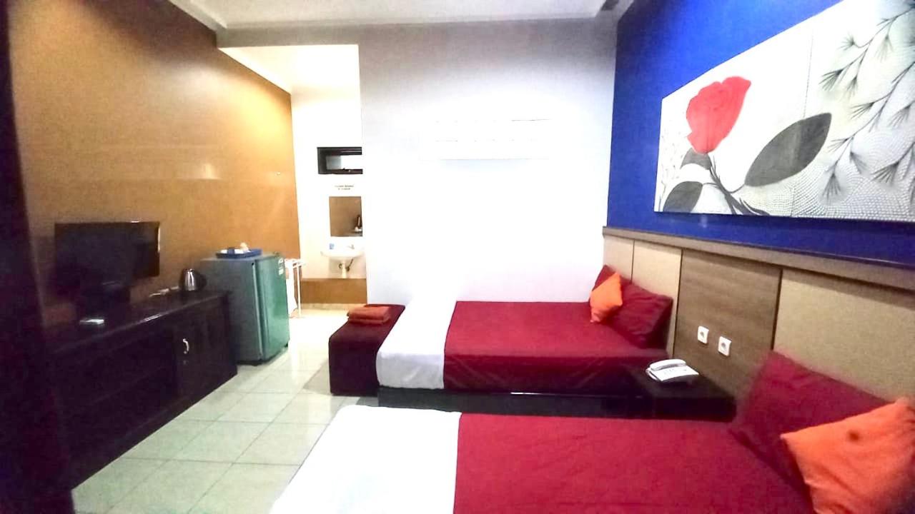 Family Room - Photo 3