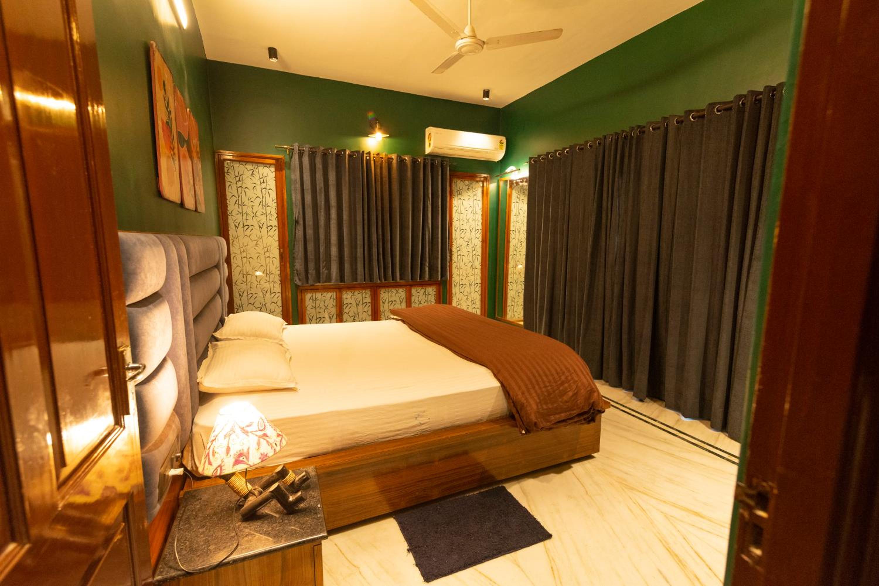 One-Bedroom Apartment - Photo 8
