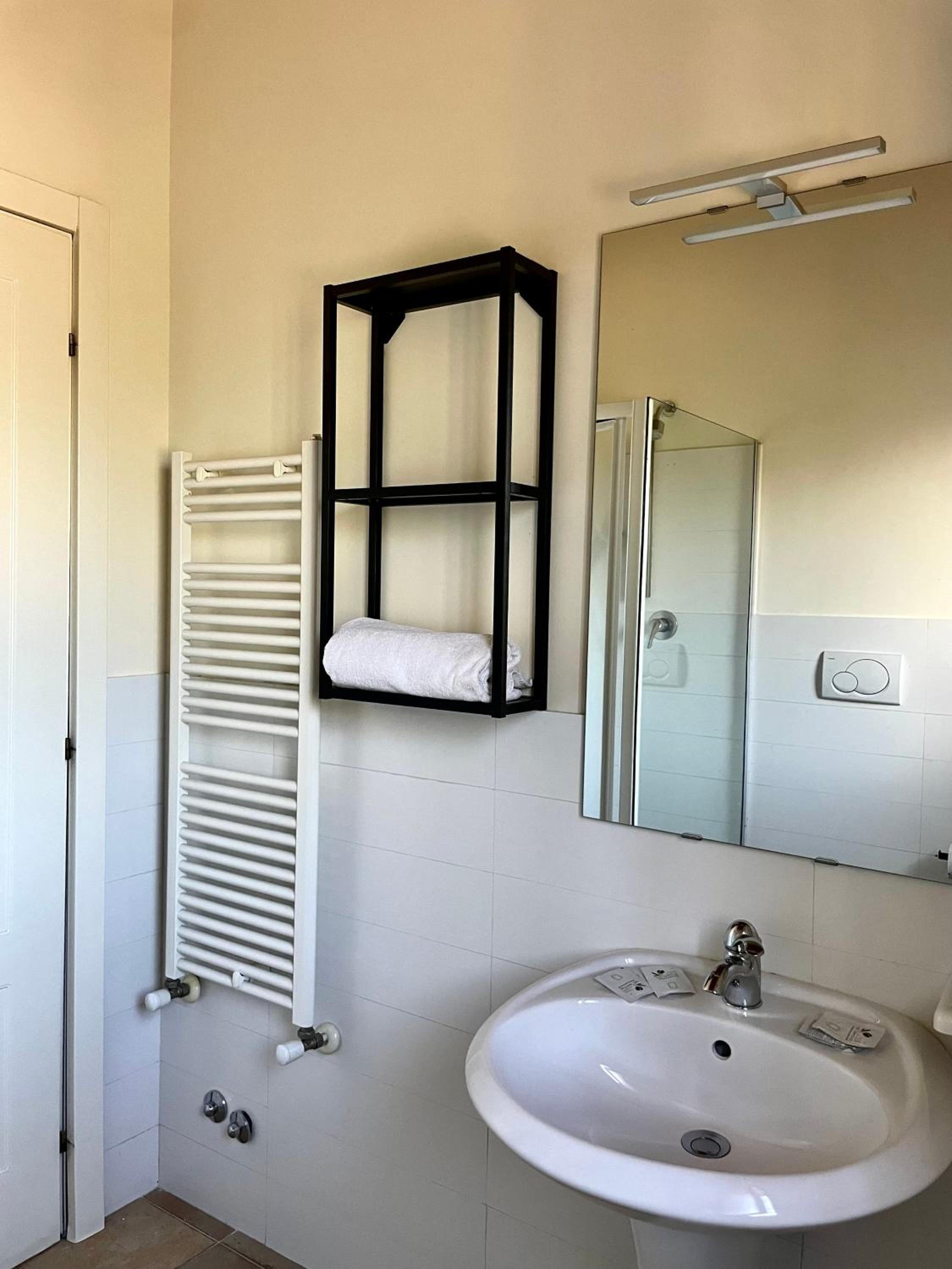 Double or Twin Room photo 3