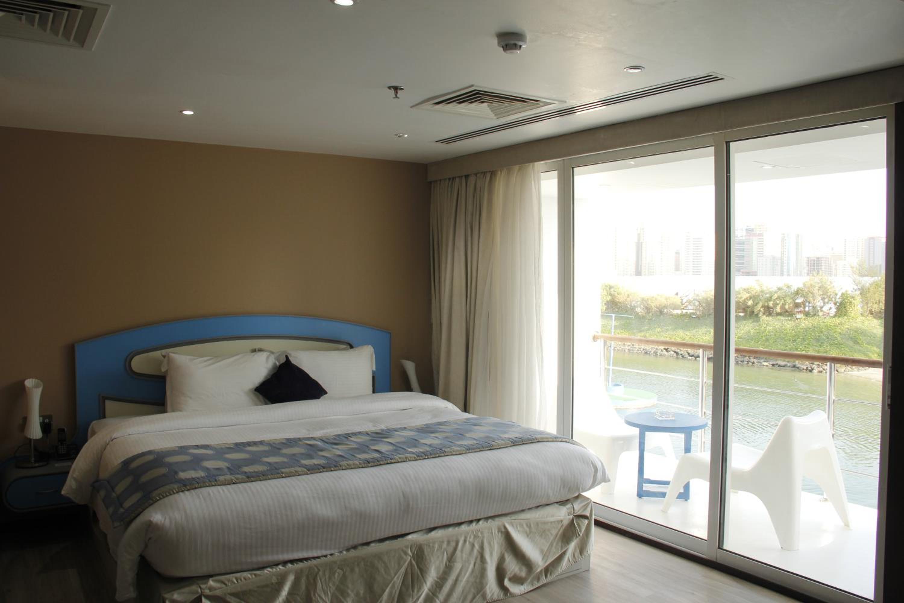 Junior Suite with Balcony photo 2
