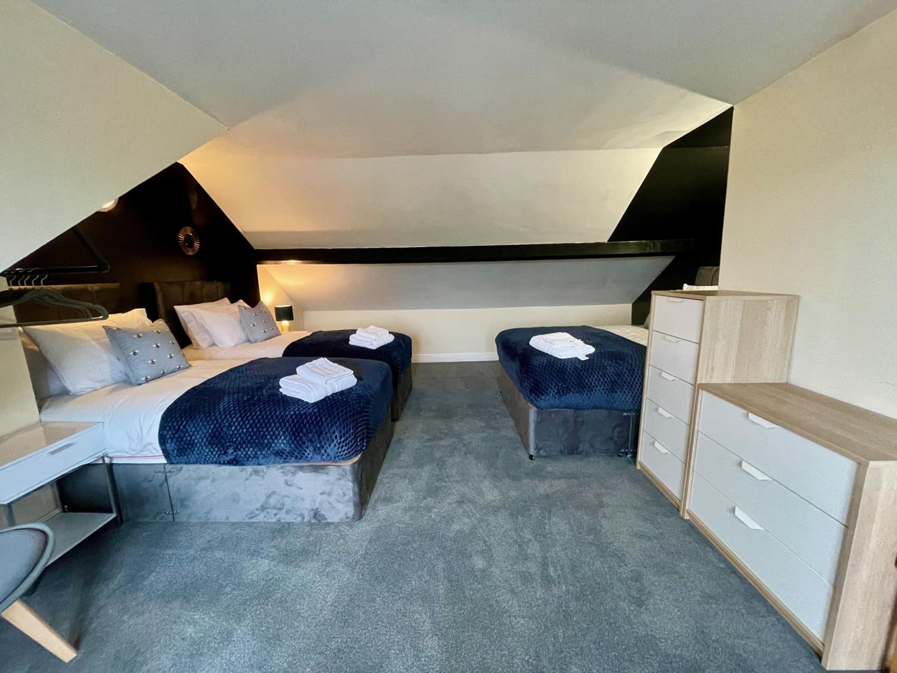 Four-Bedroom House photo 2