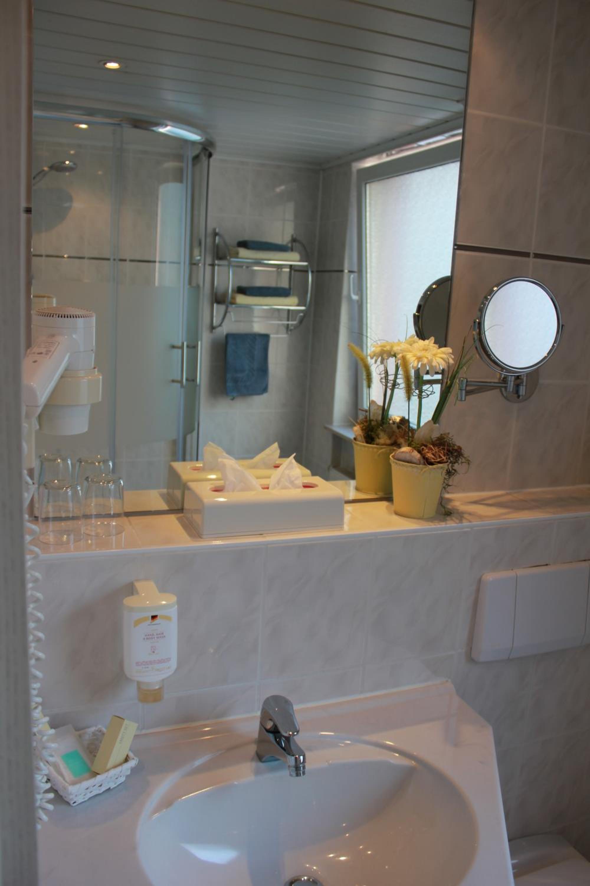 Business Double Room - Photo 3