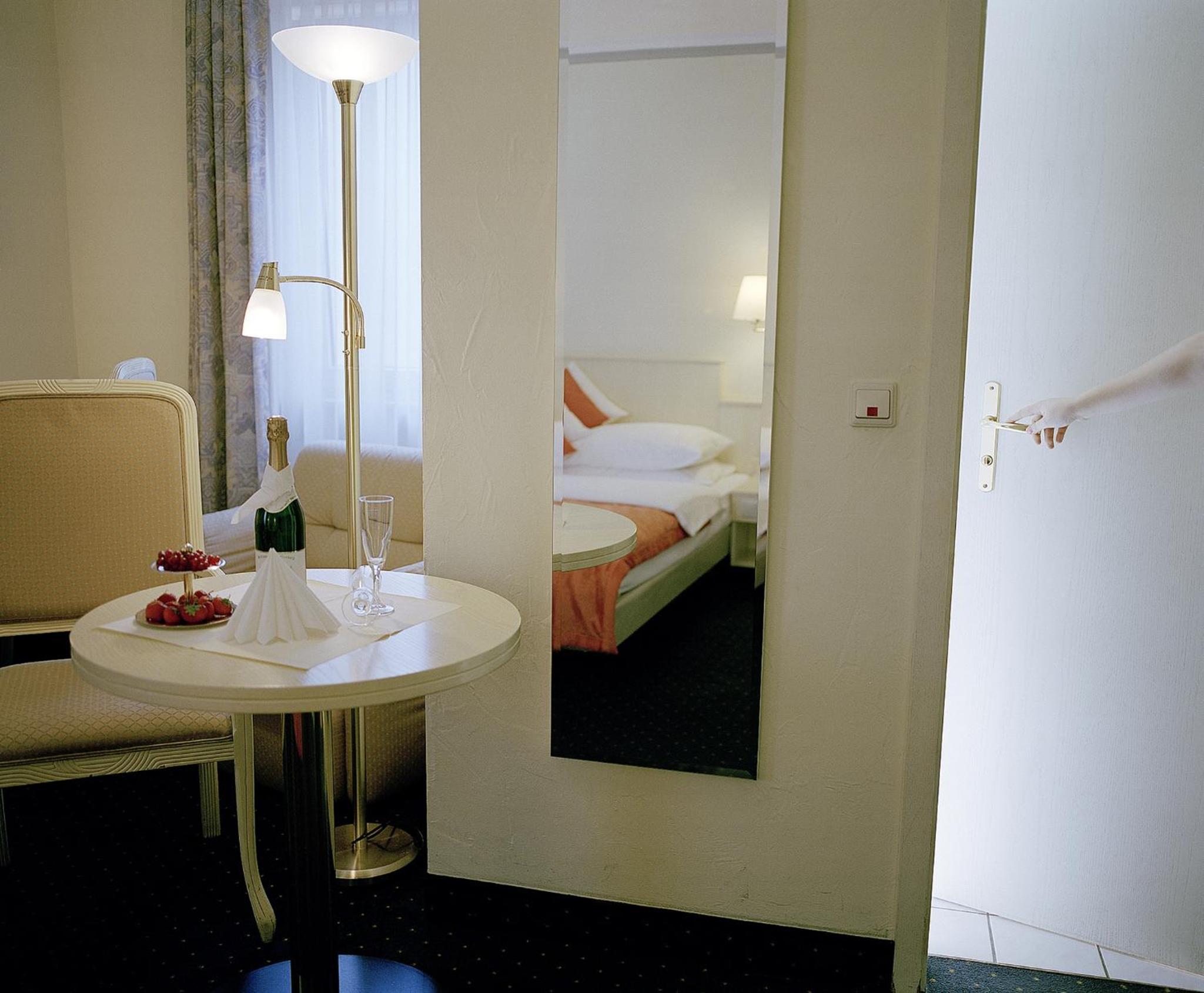 Business Double Room - Photo 4
