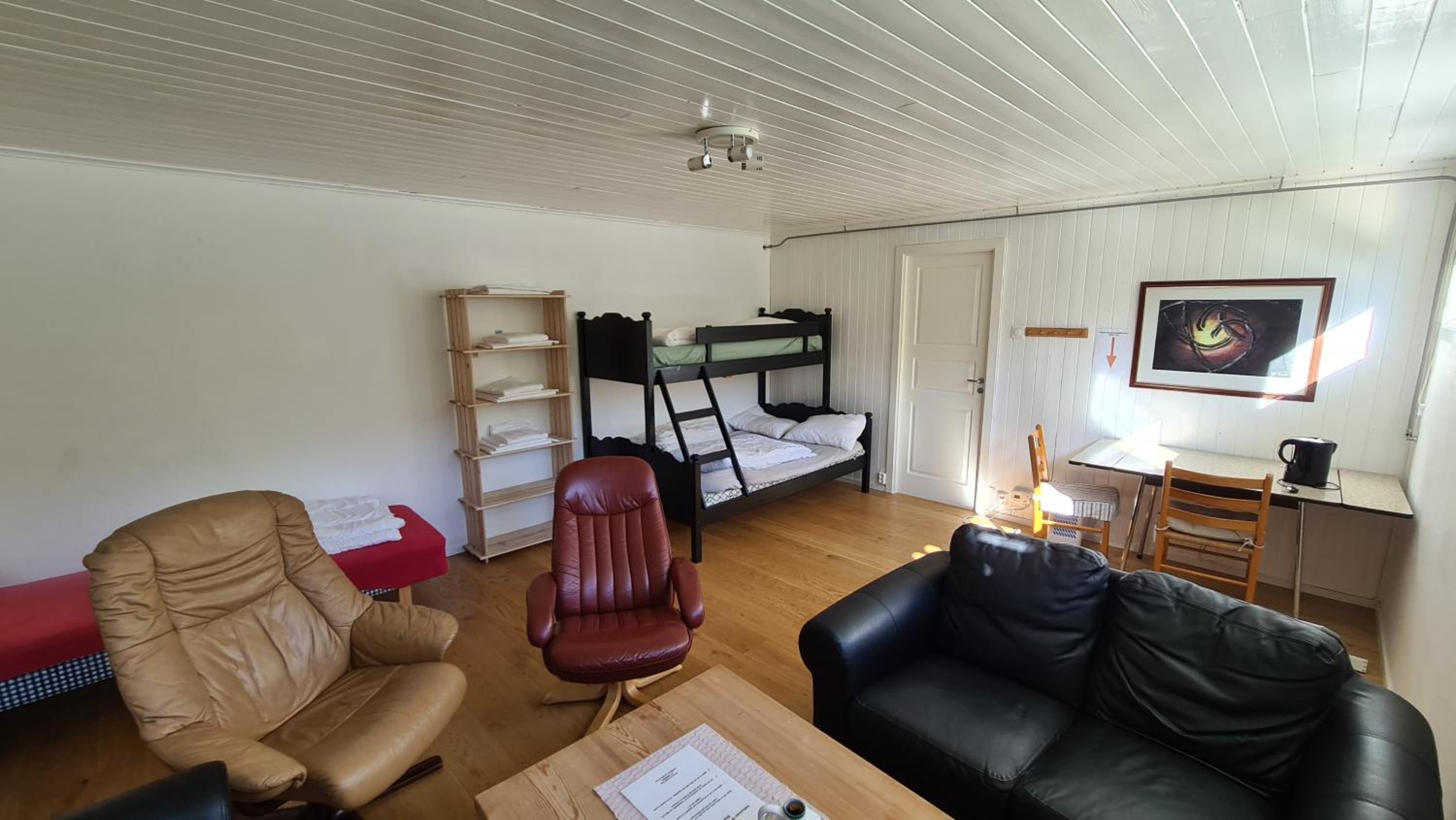 Quadruple Room with Shared Bathroom photo 3