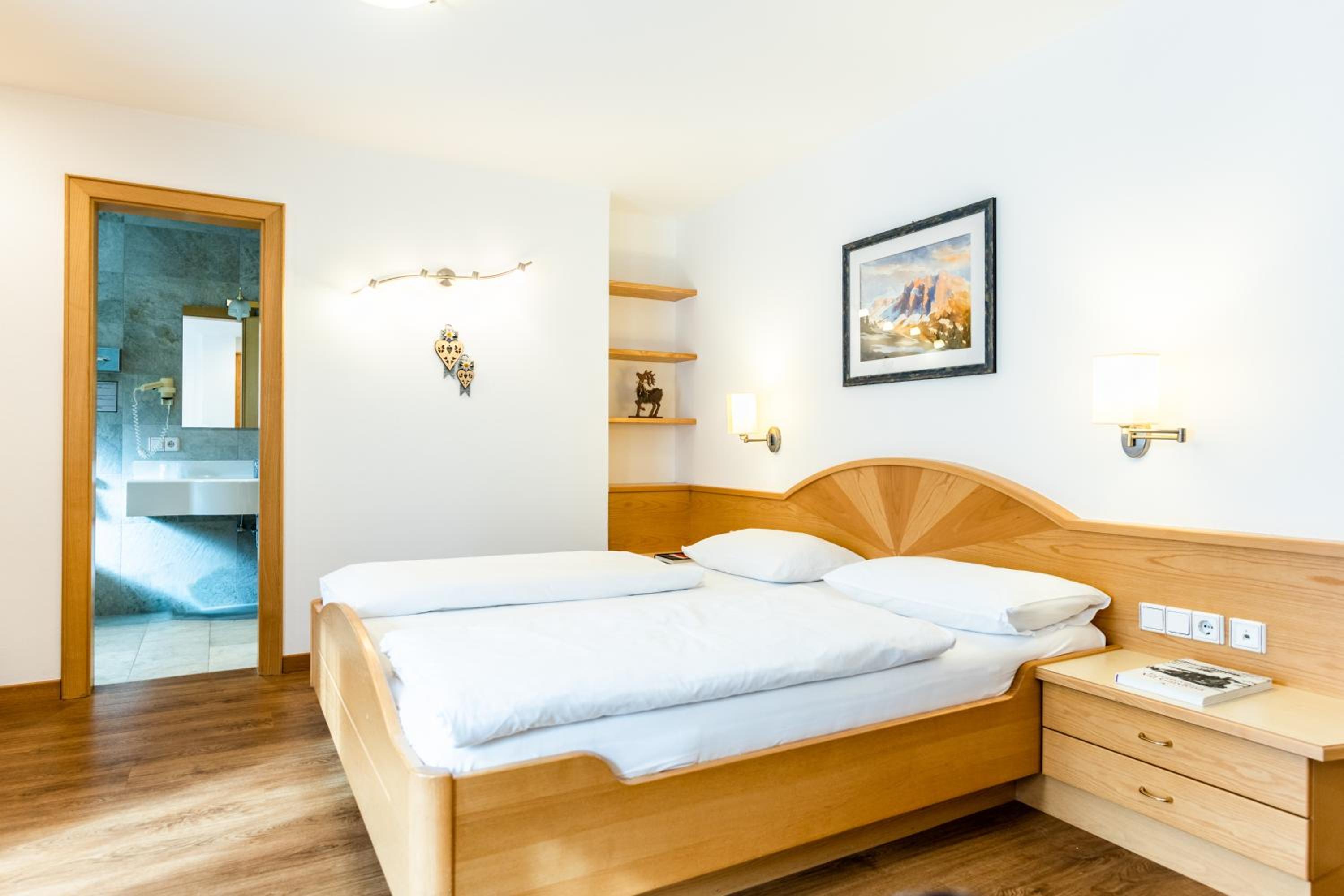 Large Double Room photo 2