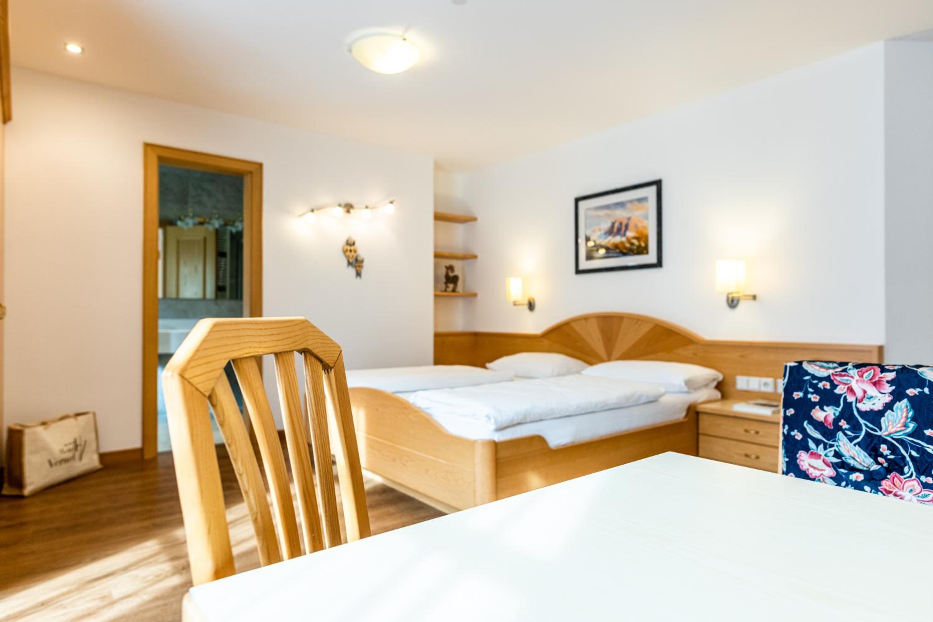 Large Double Room photo 1