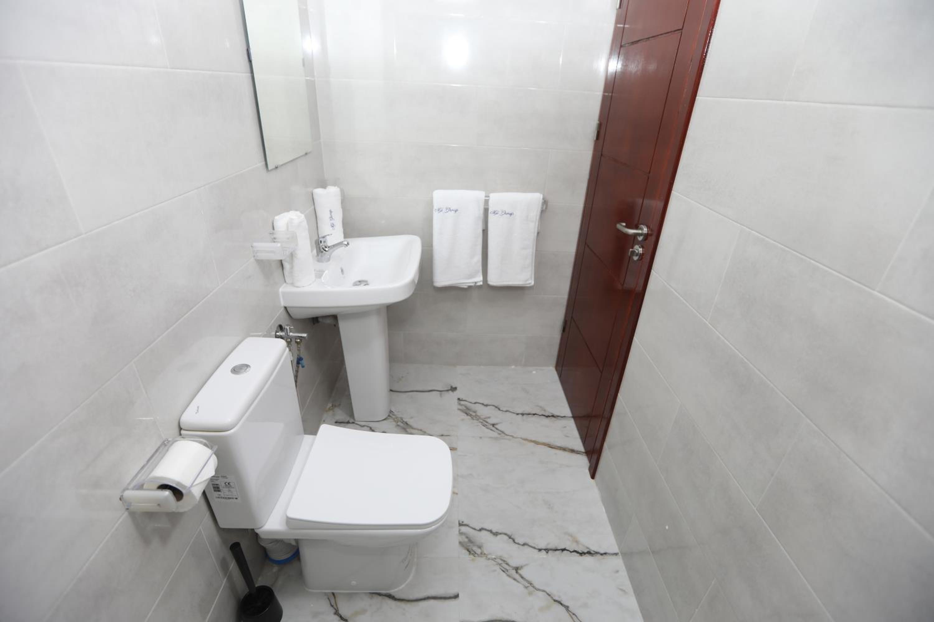 Superior Double Room with Two Double Beds - Photo 9