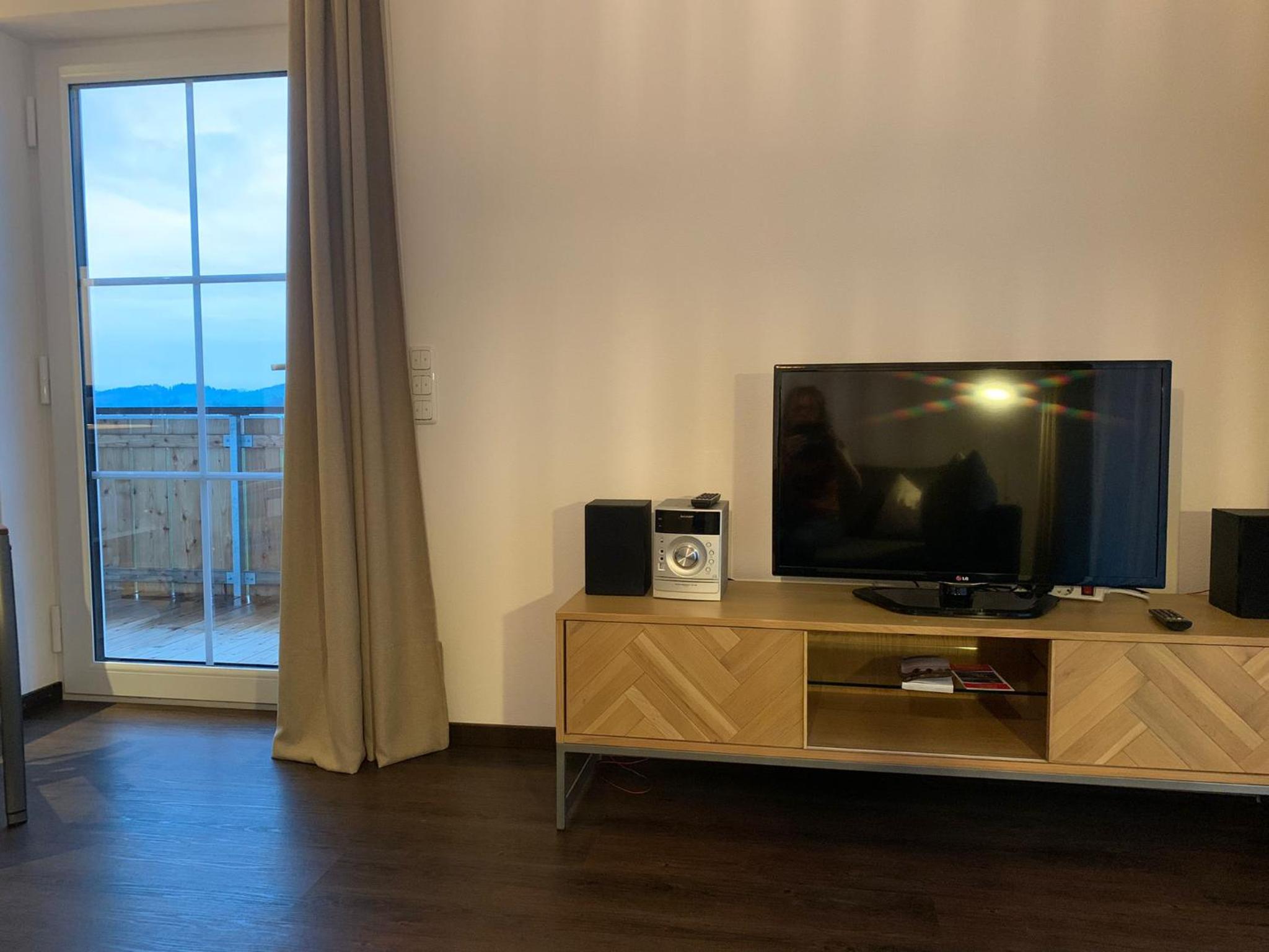 Apartment with Lake View photo 3