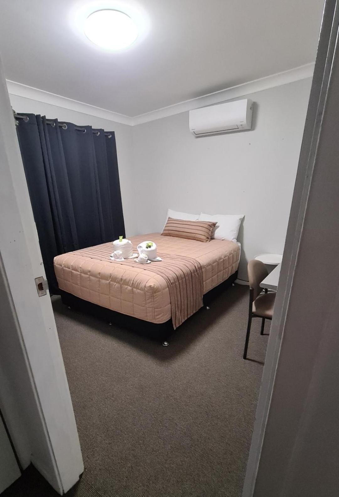 Queen Room - Photo 6