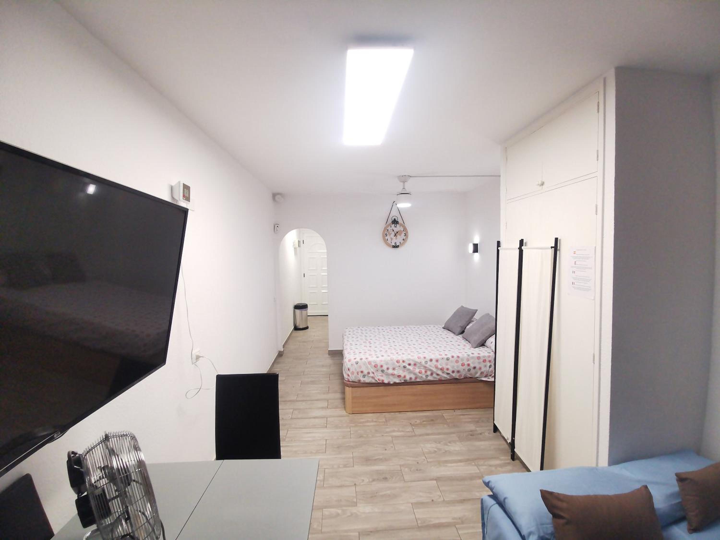 One-Bedroom Apartment - Photo 24