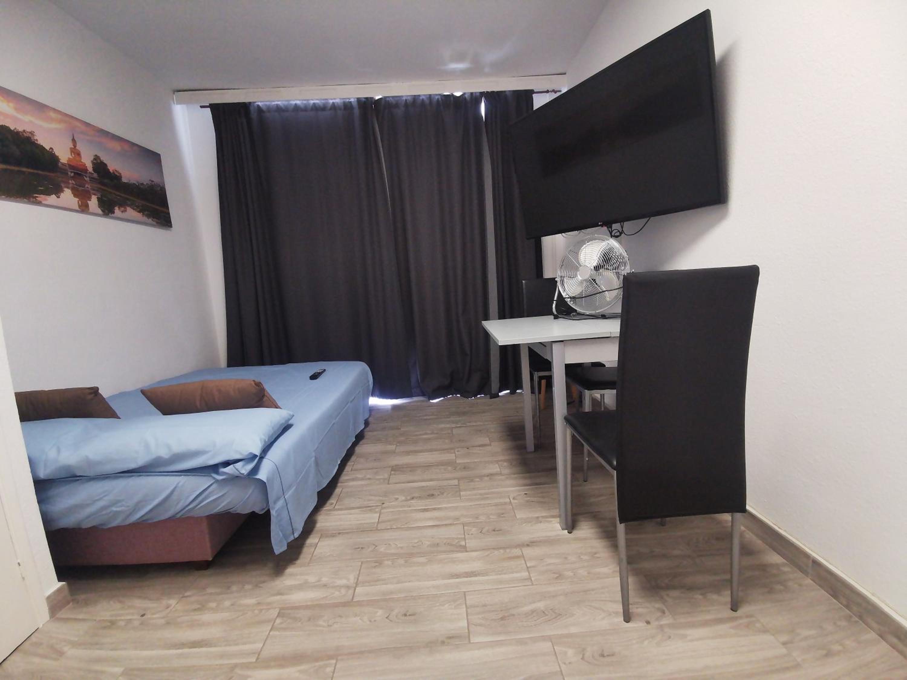 One-Bedroom Apartment - Photo 23