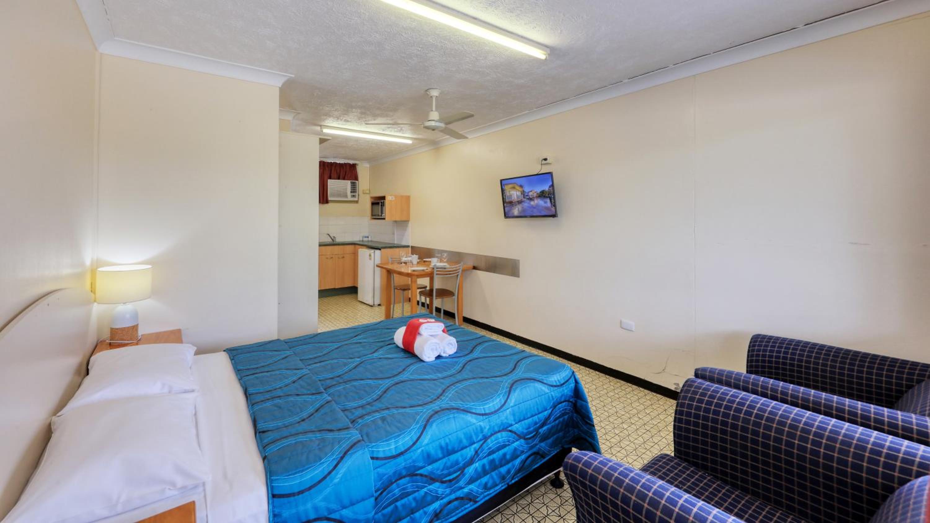 Standard Queen Room