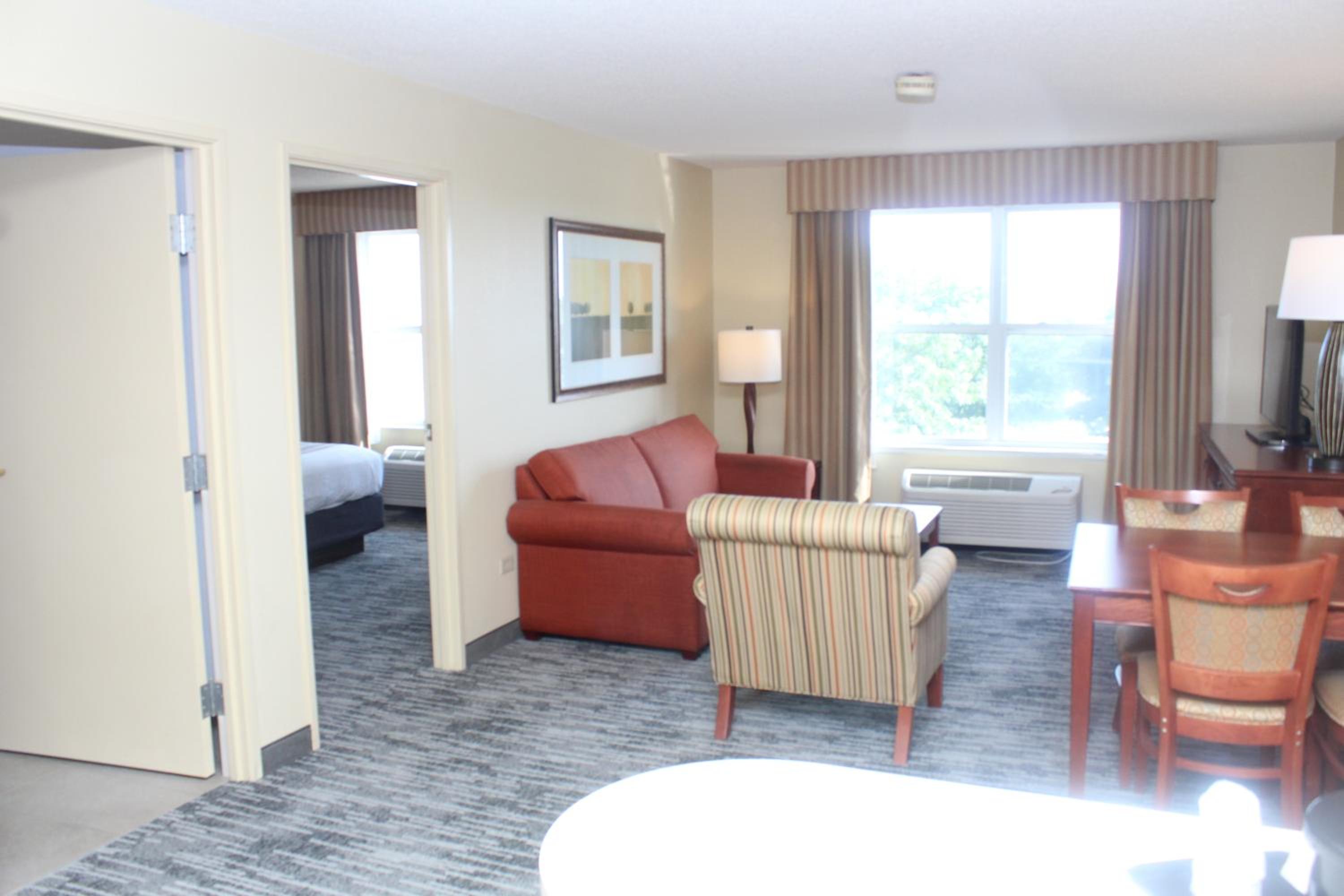 One-Bedroom King Suite - Photo 5