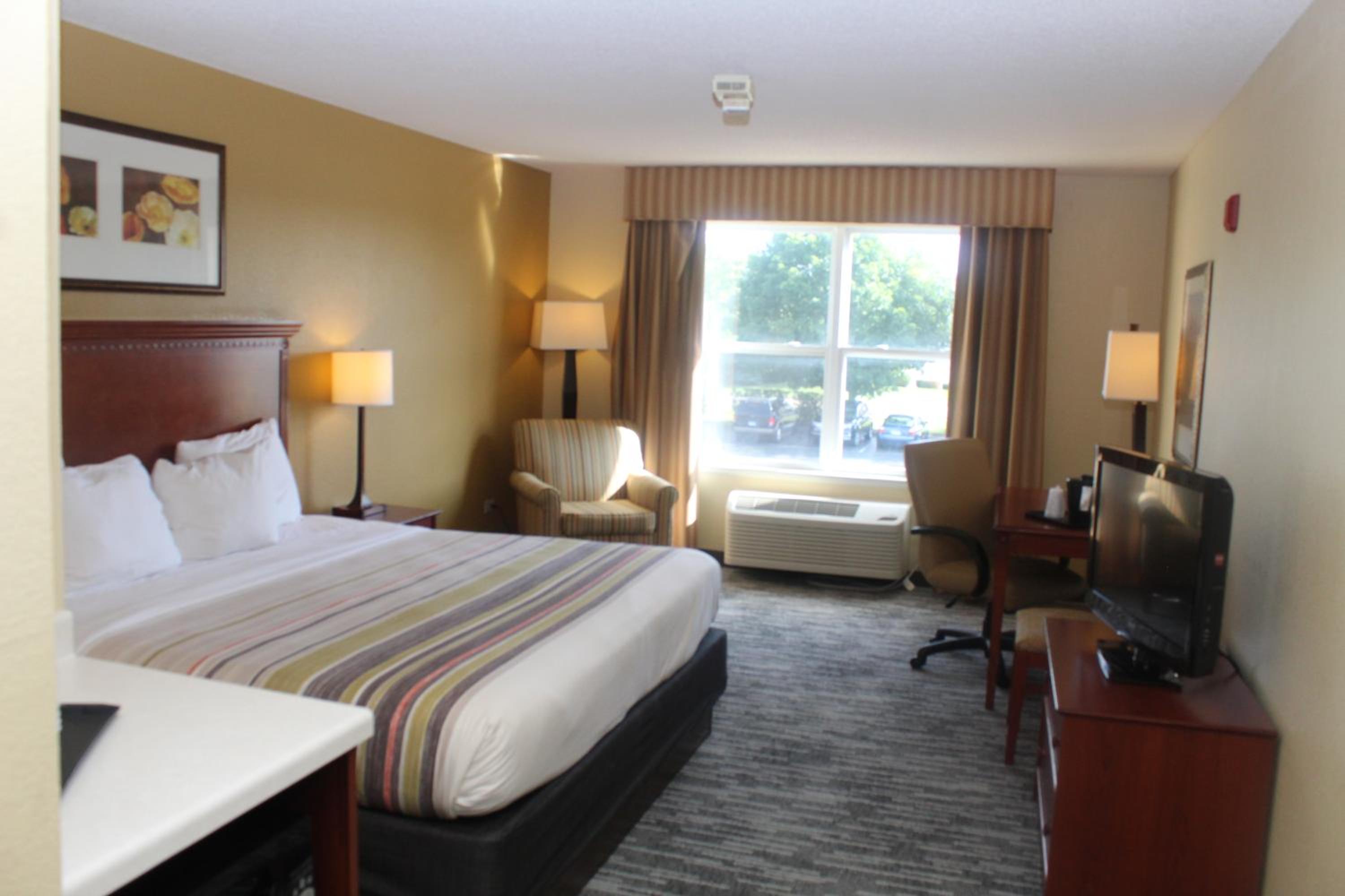 King Room - Non-Smoking - Photo 1