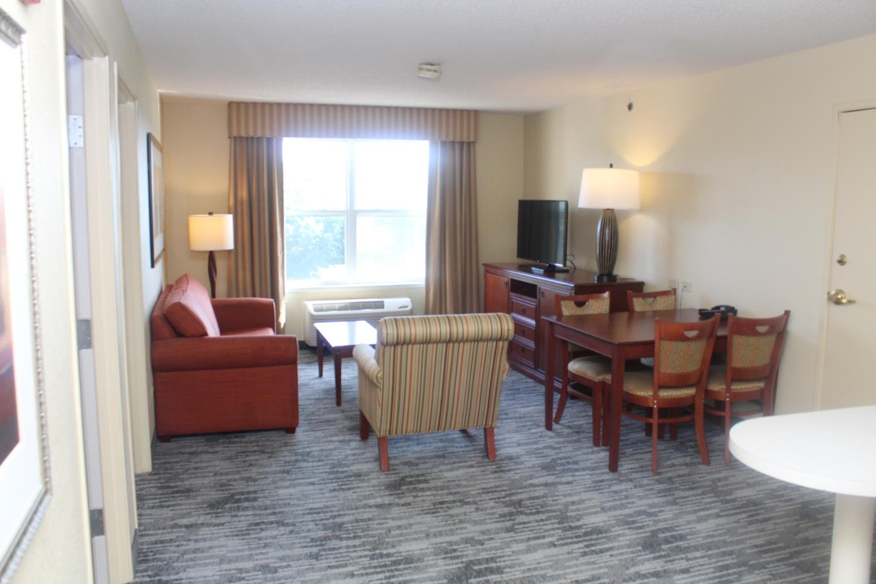 One-Bedroom King Suite - Photo 7