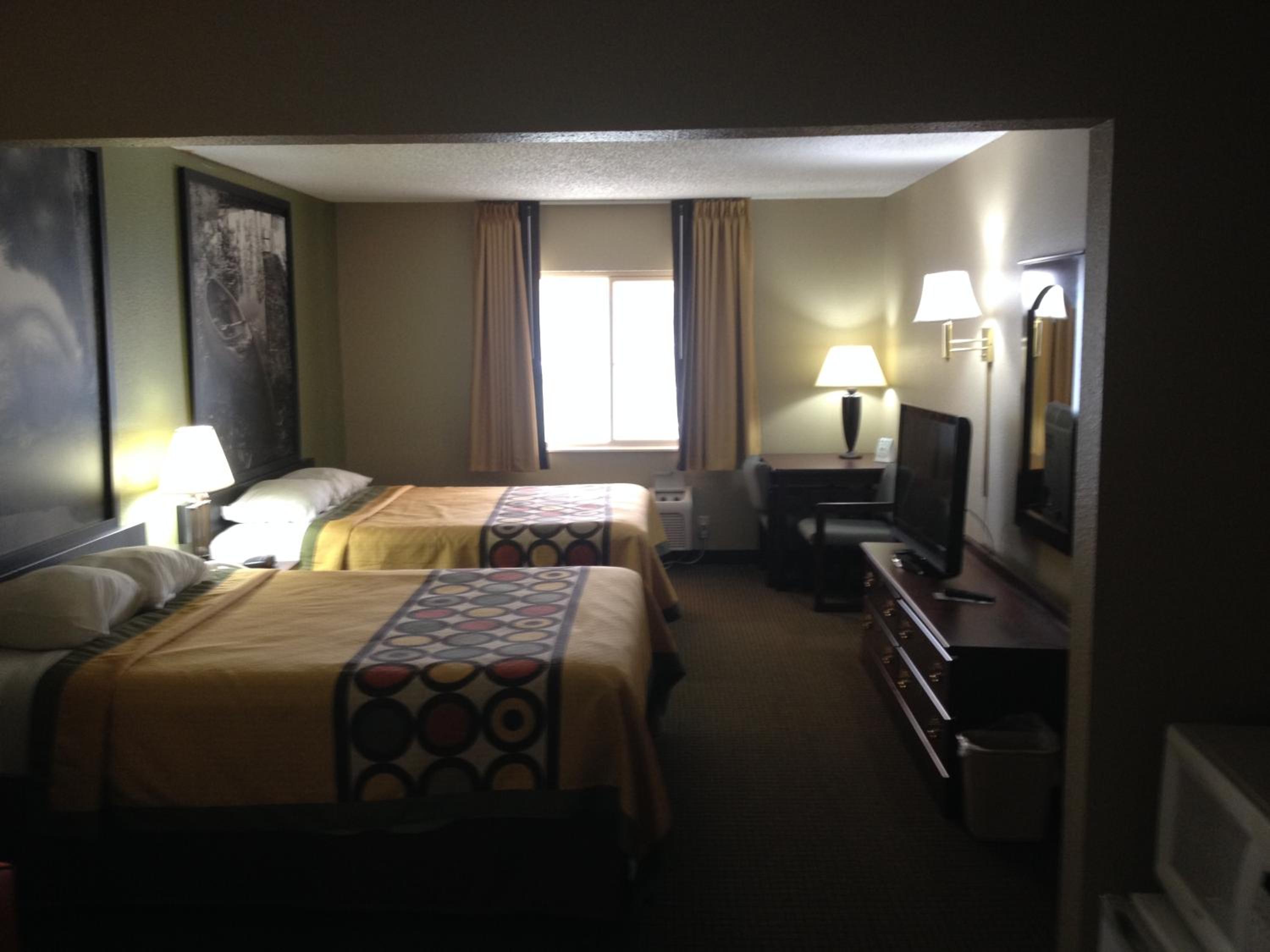Studio Queen Suite with Two Queen Beds - Non-Smoking - Photo 3