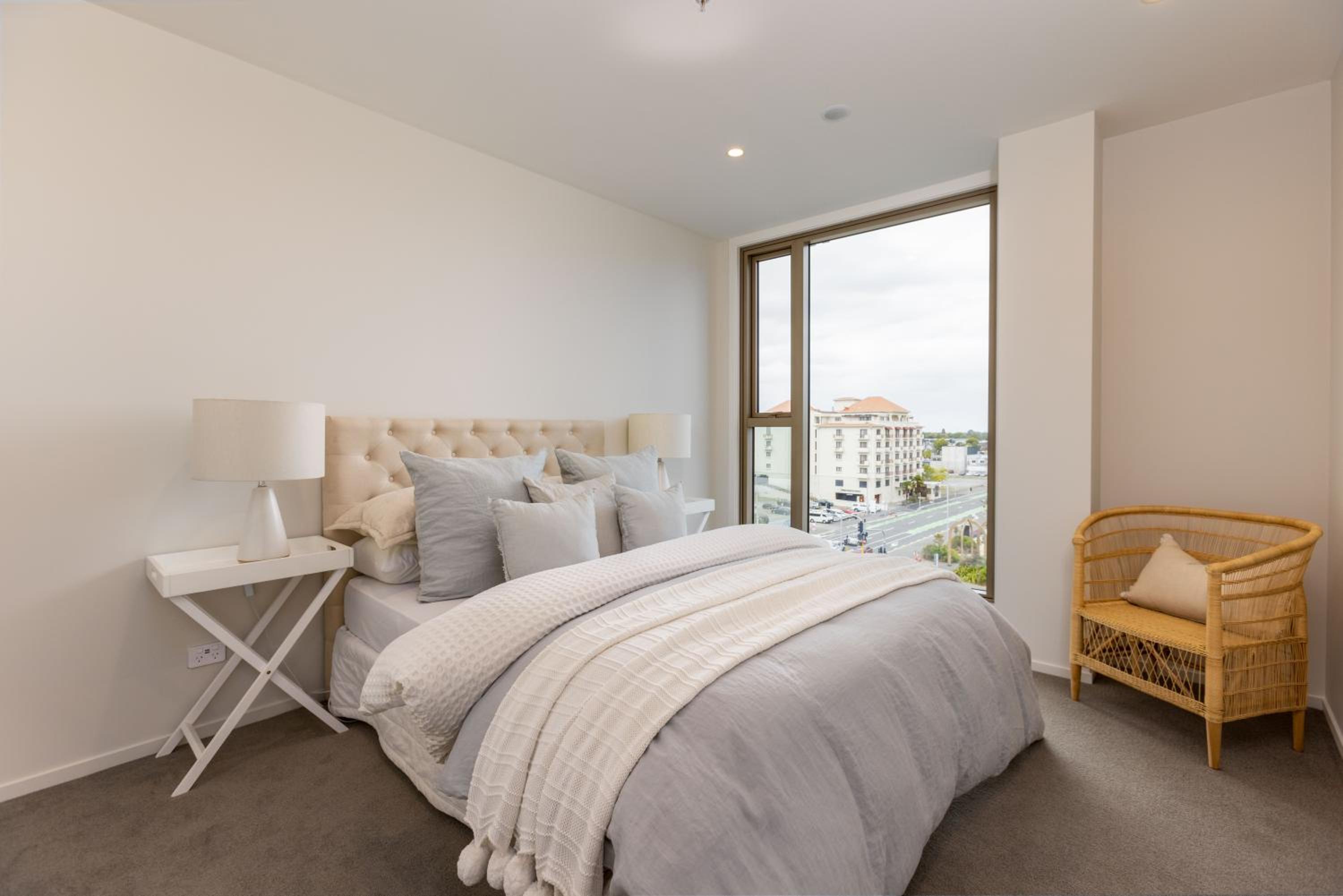 Two-Bedroom Apartment with One Kind bed and Two Single Beds - Non-Smoking - Photo 3