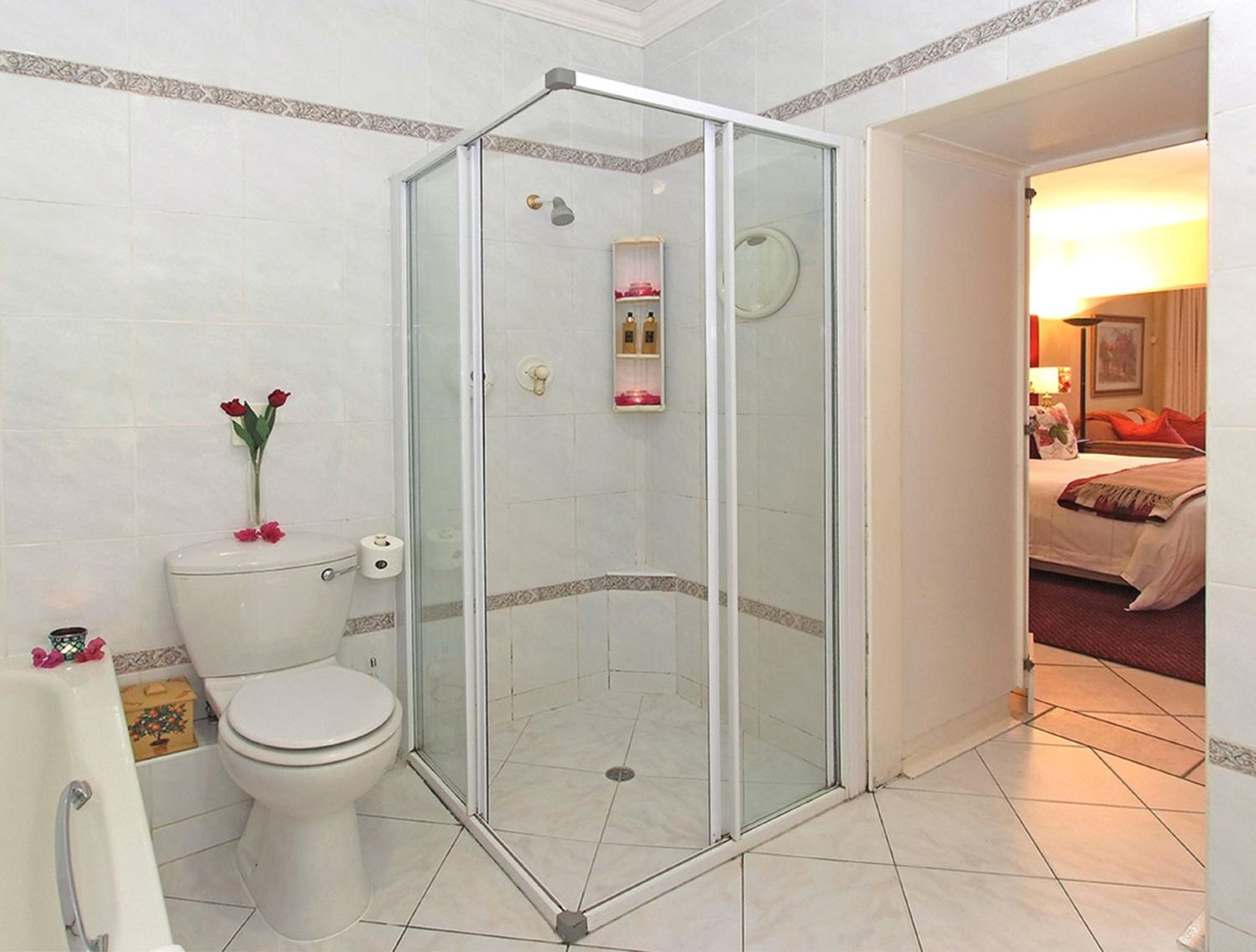 Self Catering Twin/Double Room - Photo 21