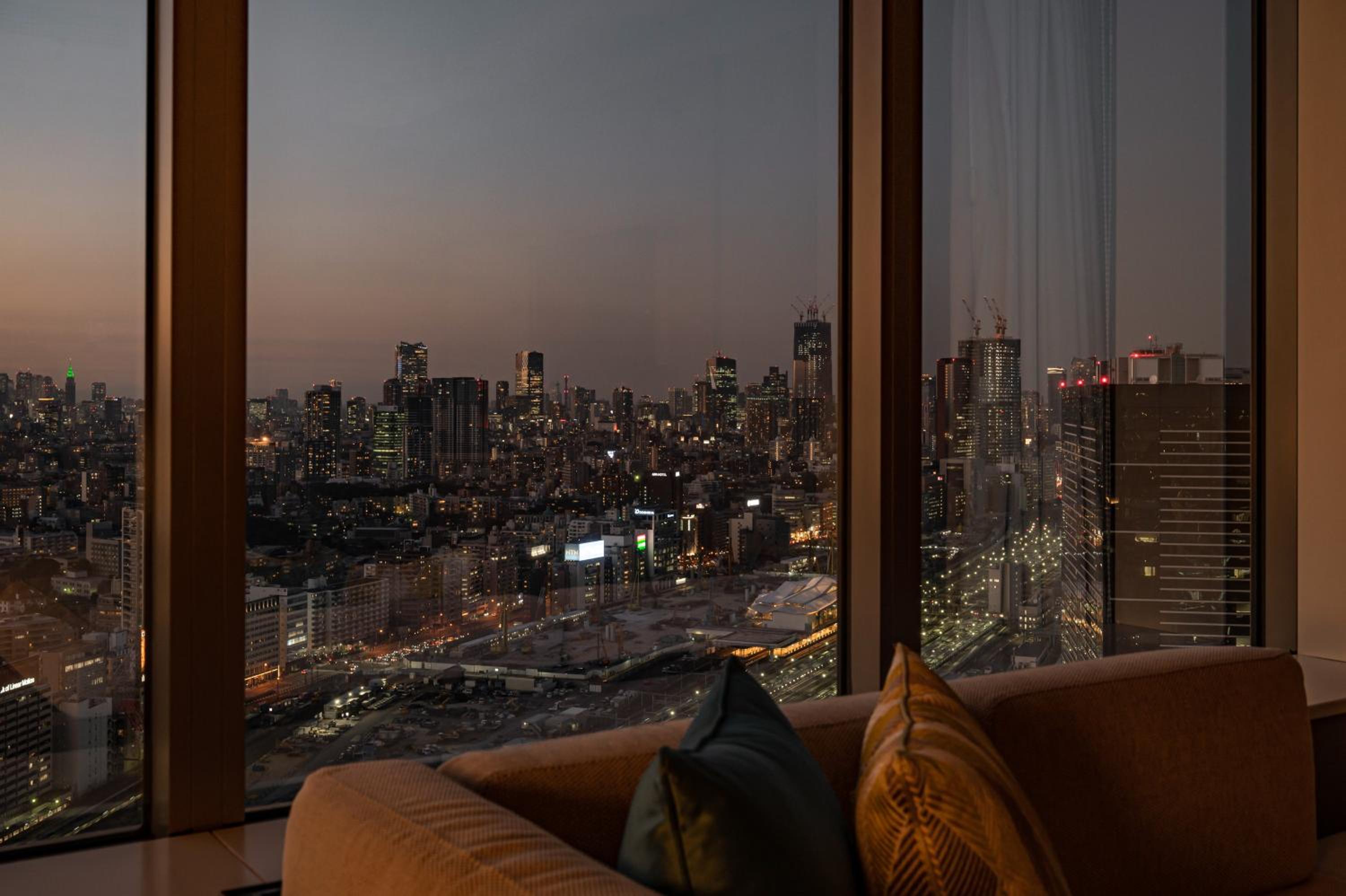 Premium King Room - Photo 3